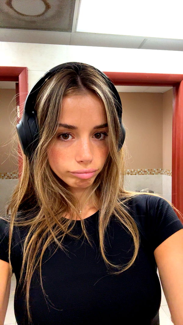 sadie.mckenna snapchat image archive image