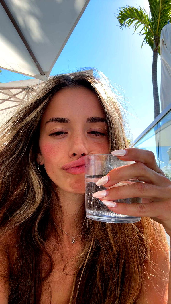 sadie.mckenna snapchat image archive image