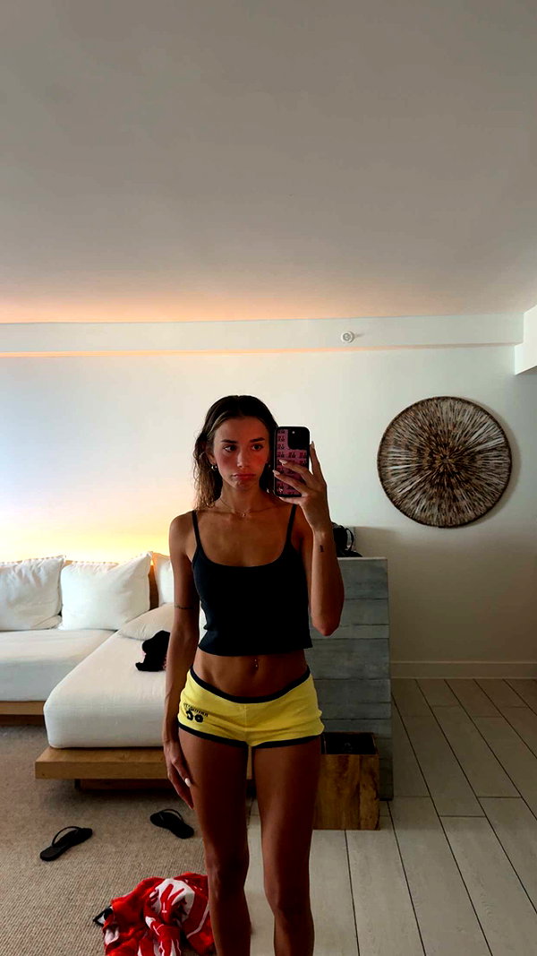 sadie.mckenna snapchat image archive image