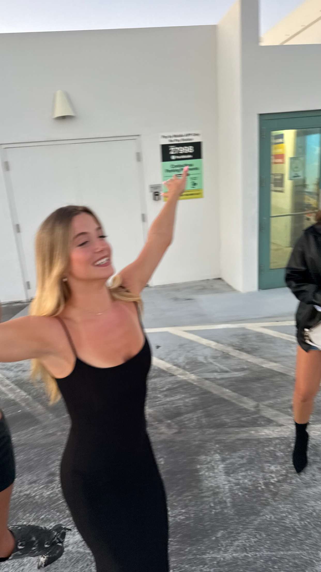 sadie.mckenna snapchat image archive image