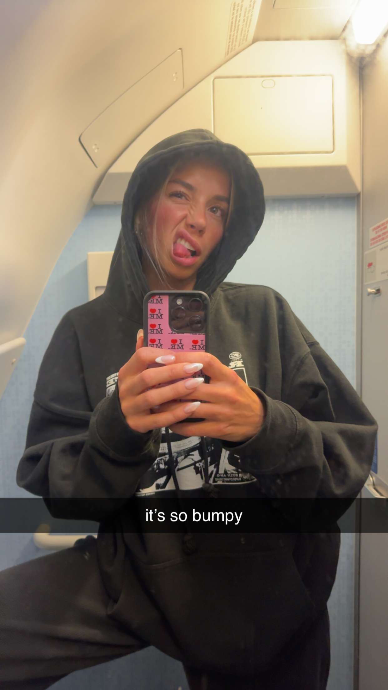 sadie.mckenna snapchat image archive image