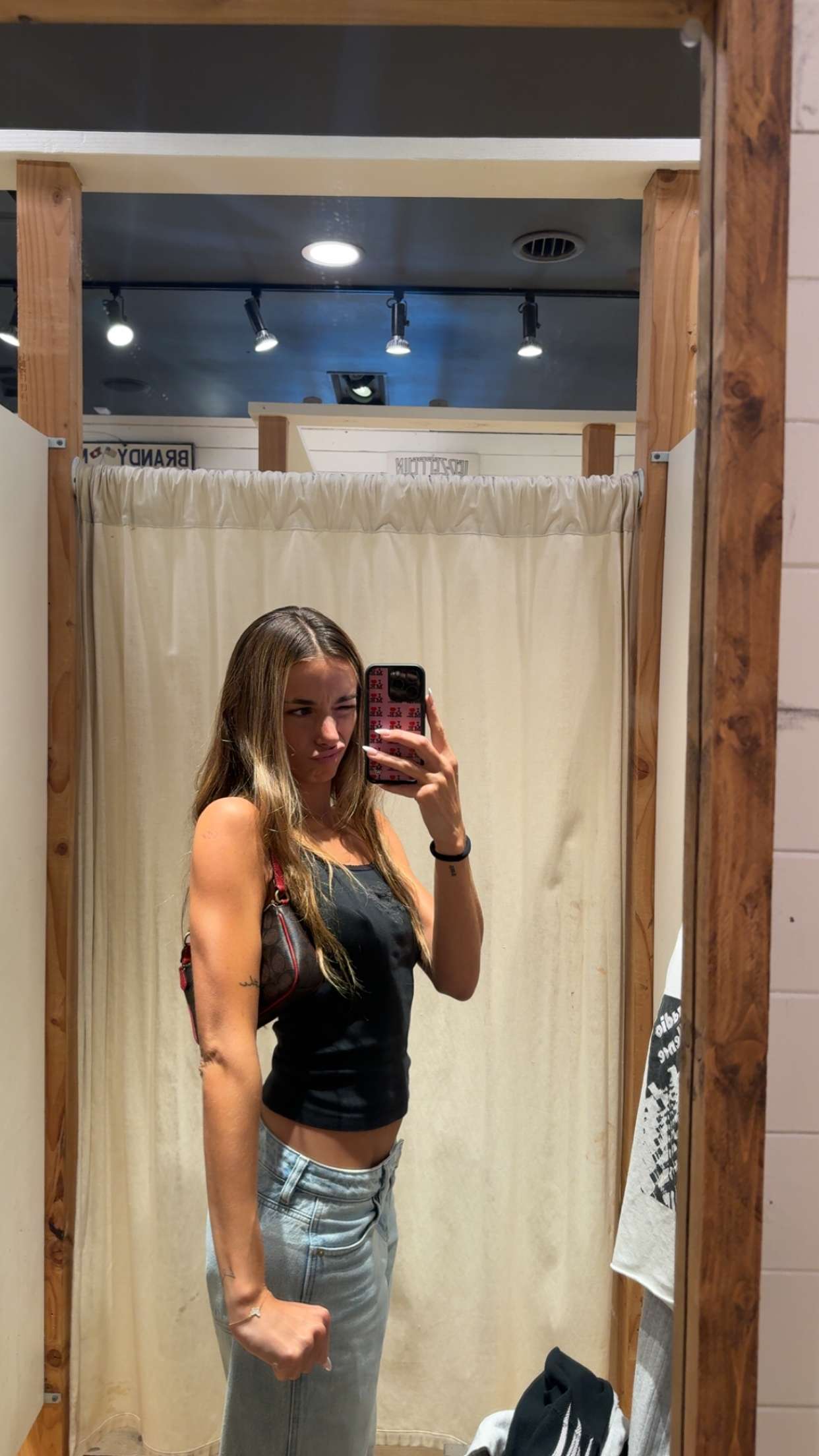 sadie.mckenna snapchat image archive image