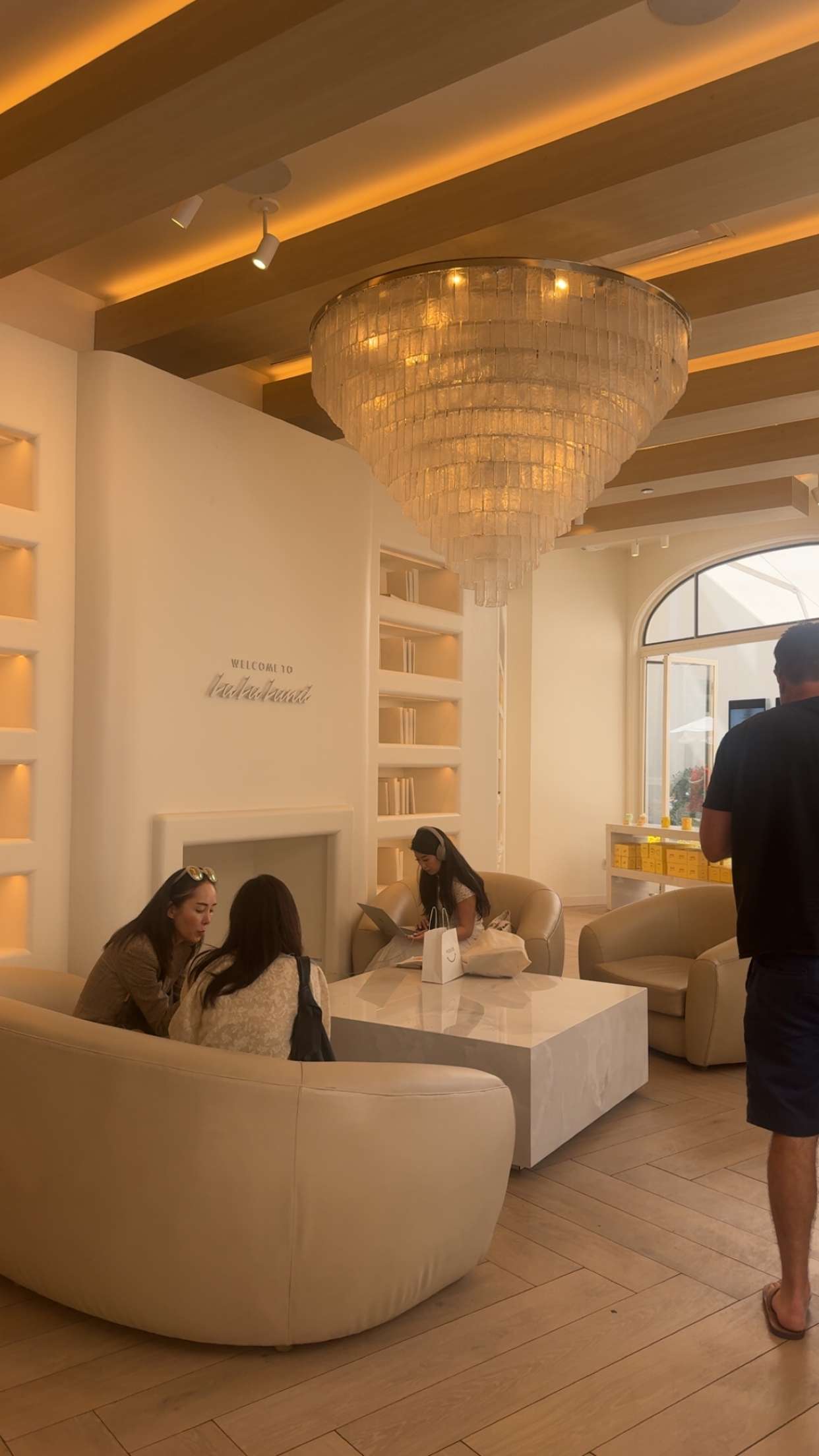 sadie.mckenna snapchat image archive image