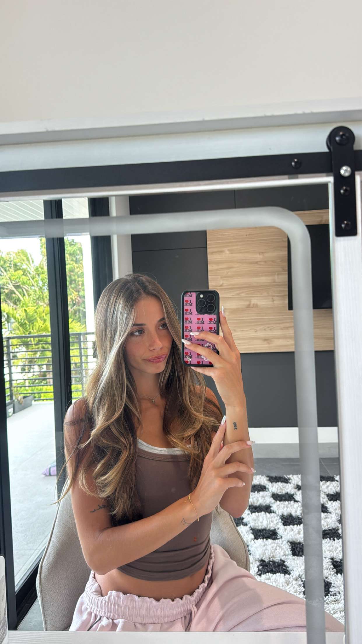 sadie.mckenna snapchat image archive image