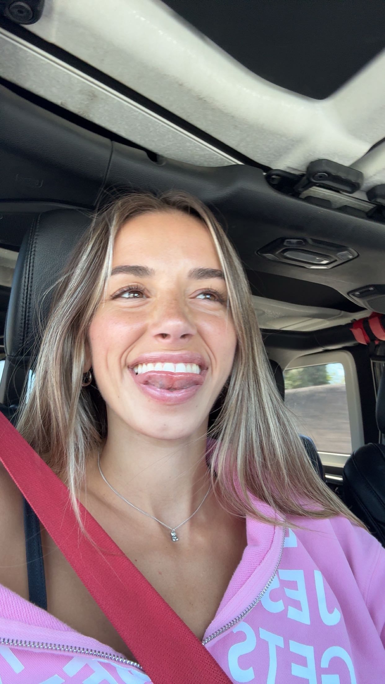 sadie.mckenna snapchat image archive image