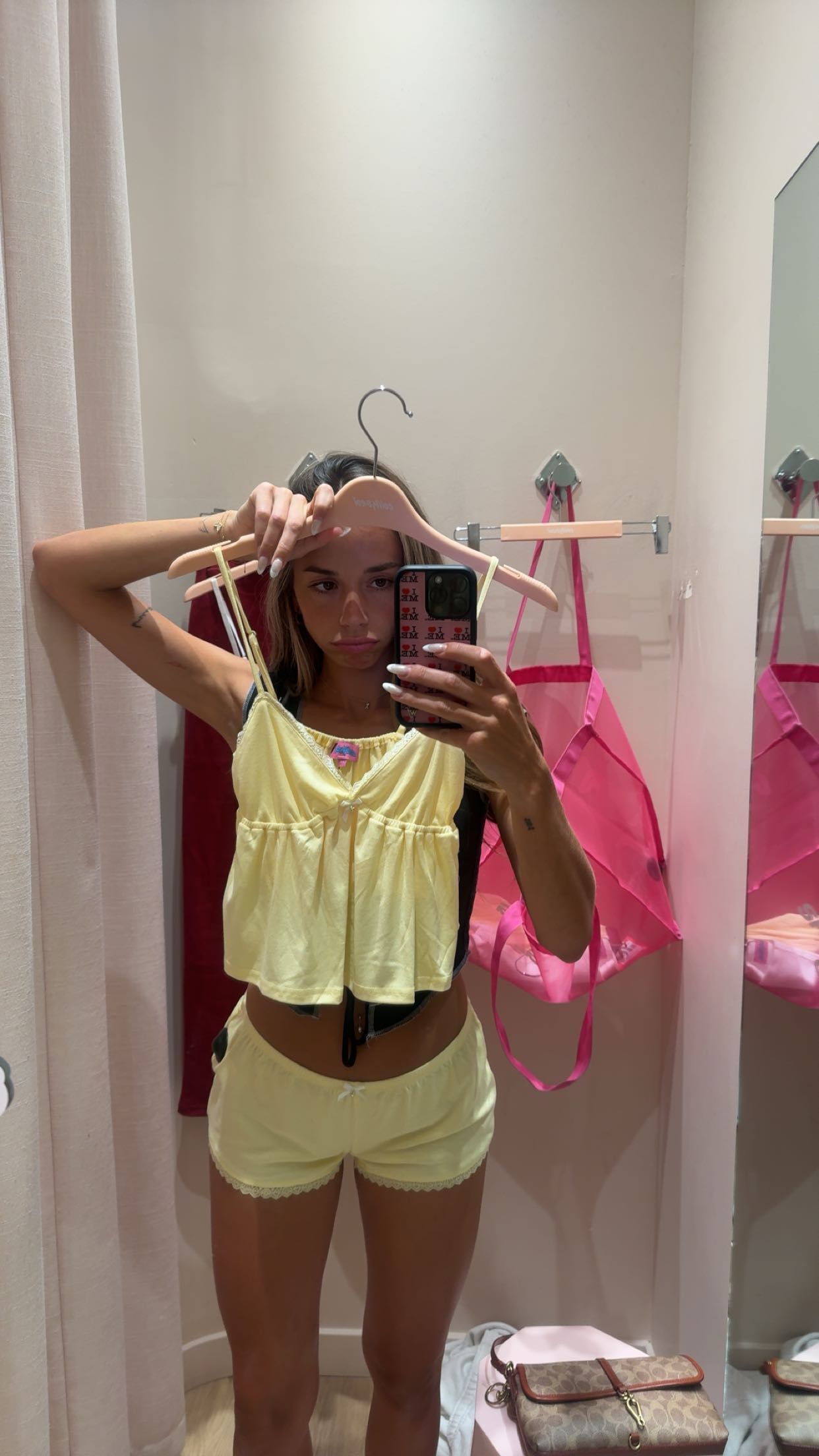 sadie.mckenna snapchat image archive image