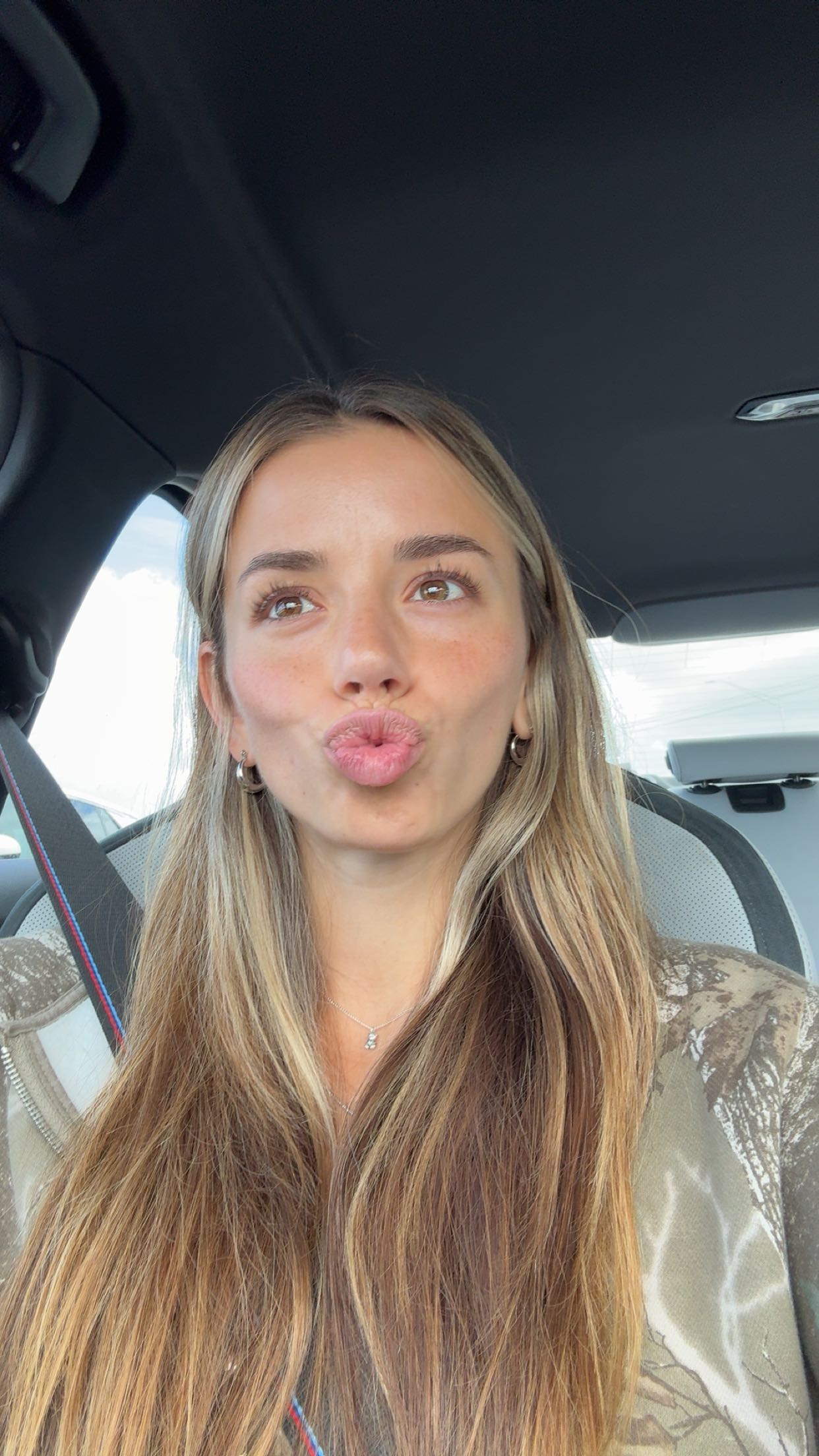 sadie.mckenna snapchat image archive image