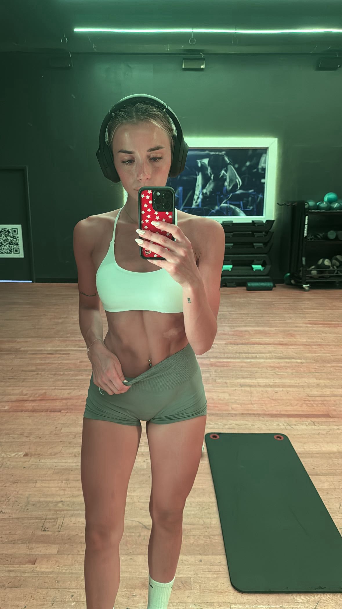 sadie.mckenna snapchat image archive image