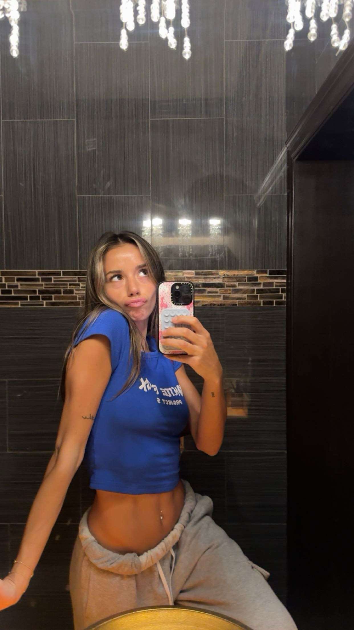 sadie.mckenna snapchat image archive image