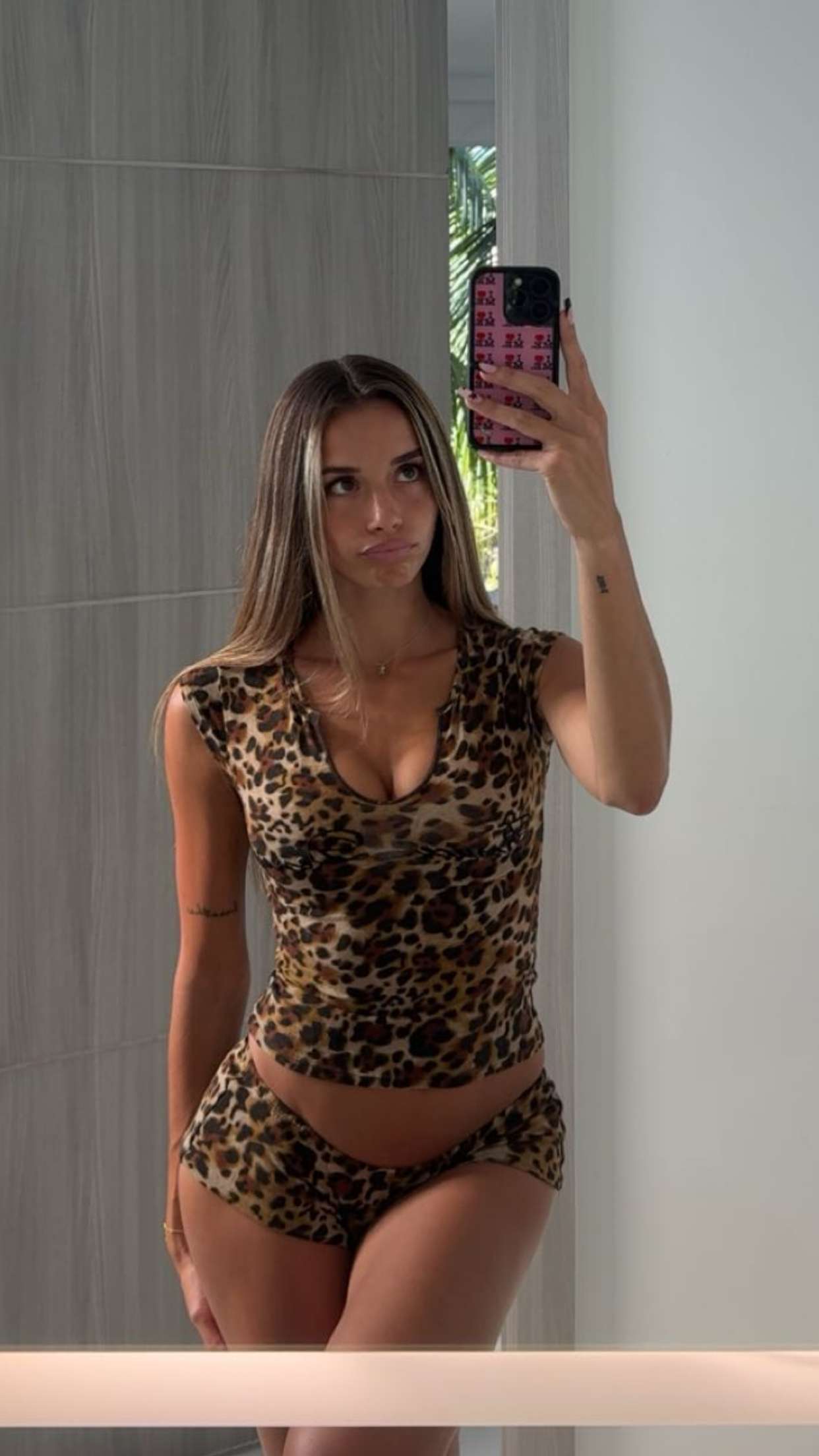 sadie.mckenna snapchat image archive image