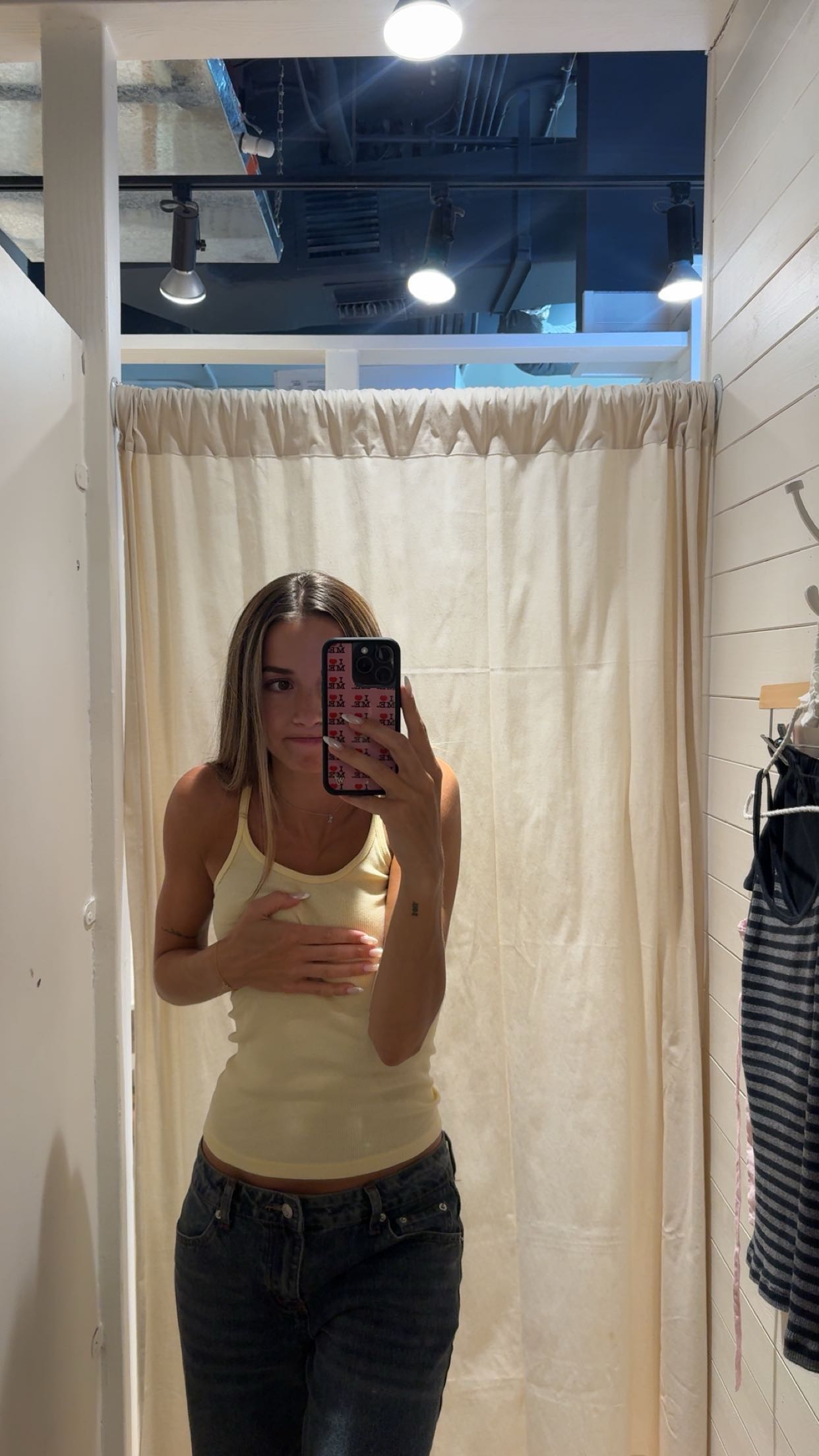 sadie.mckenna snapchat image archive image