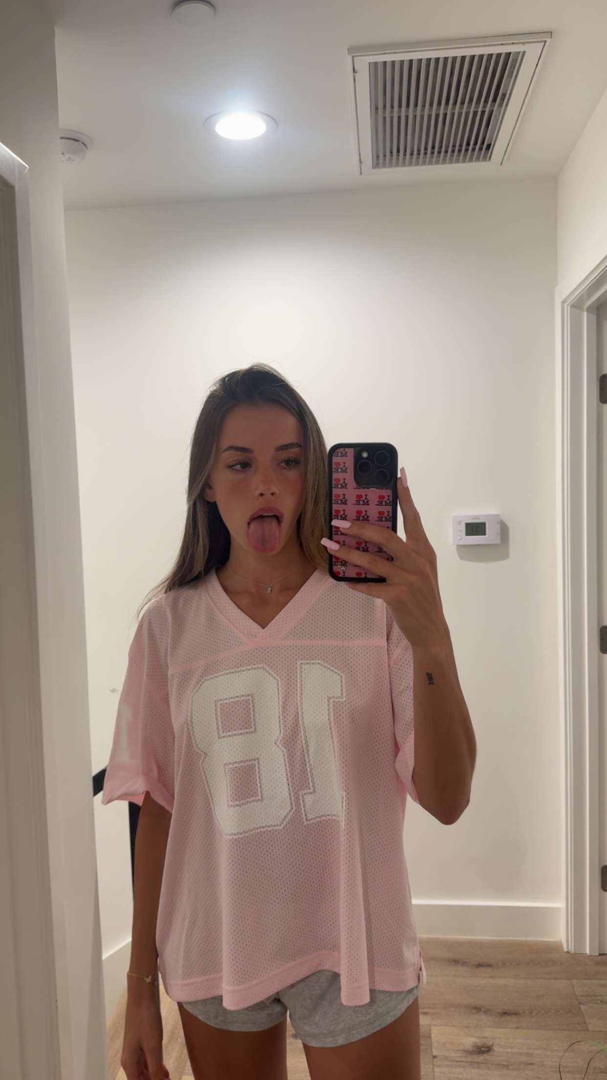 sadie.mckenna snapchat image archive image