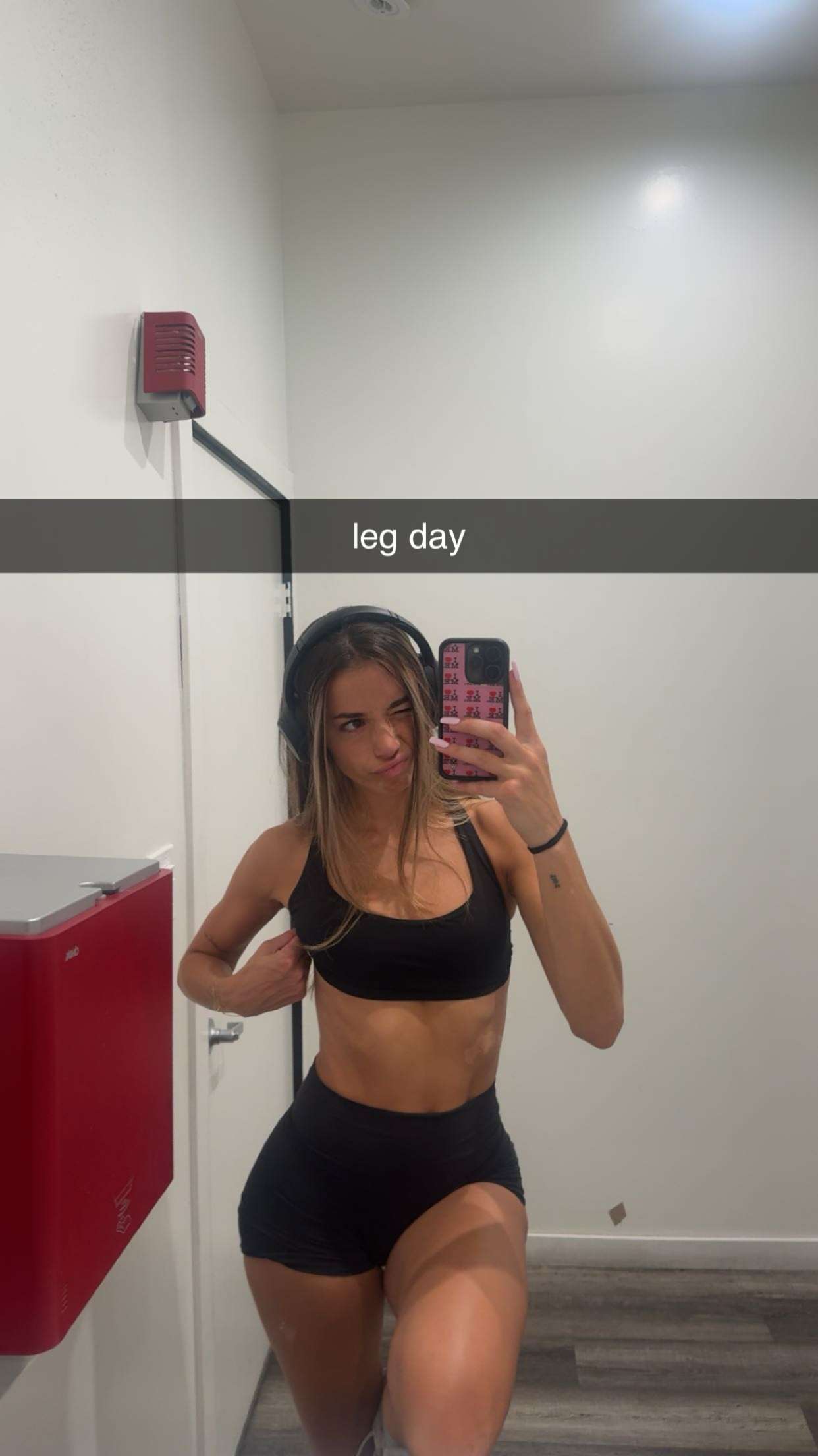 sadie.mckenna snapchat image archive image