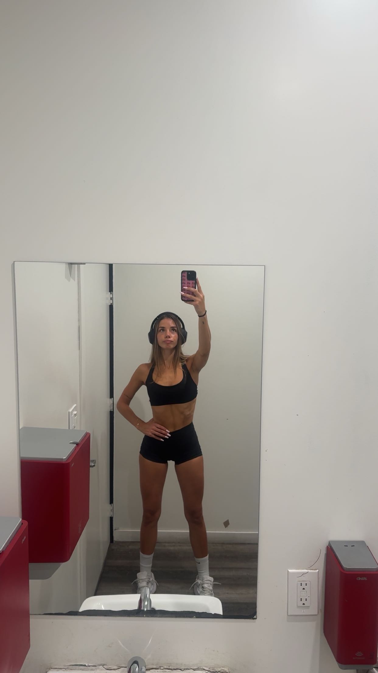 sadie.mckenna snapchat image archive image