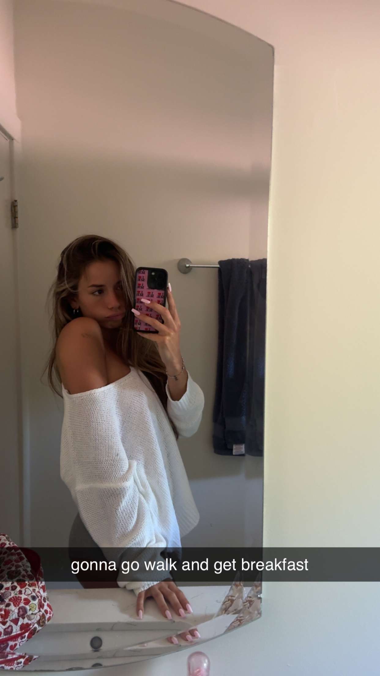 sadie.mckenna snapchat image archive image