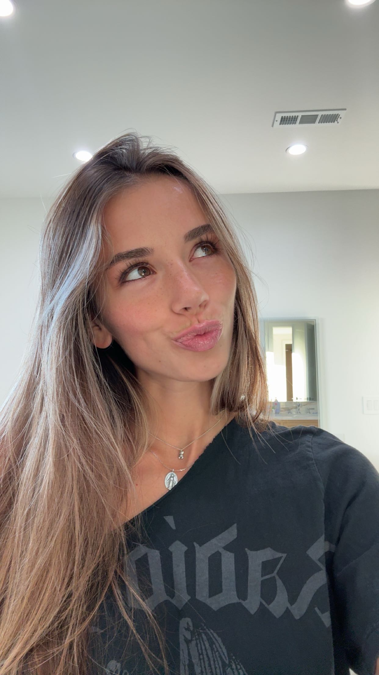 sadie.mckenna snapchat image archive image