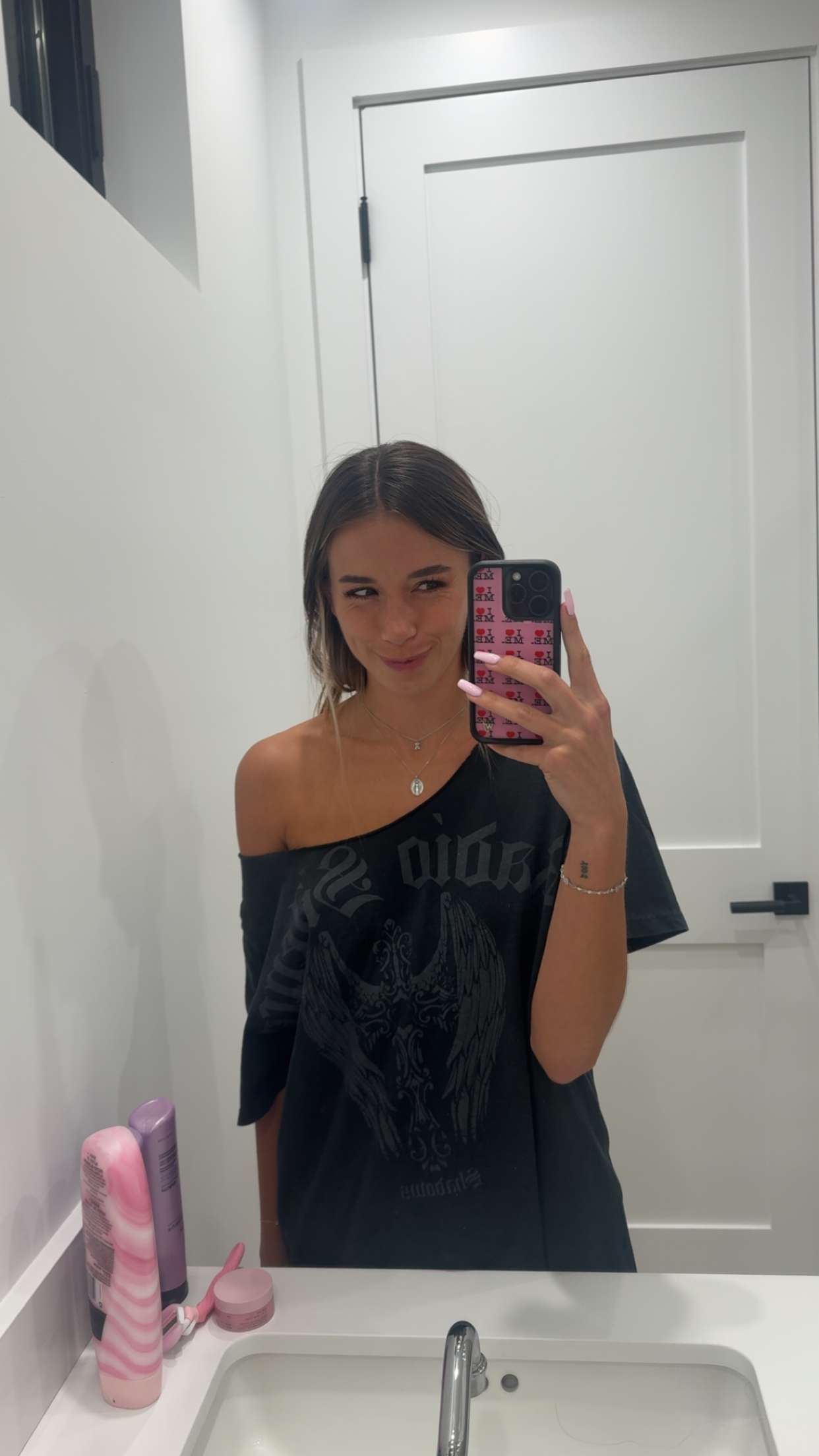 sadie.mckenna snapchat image archive image