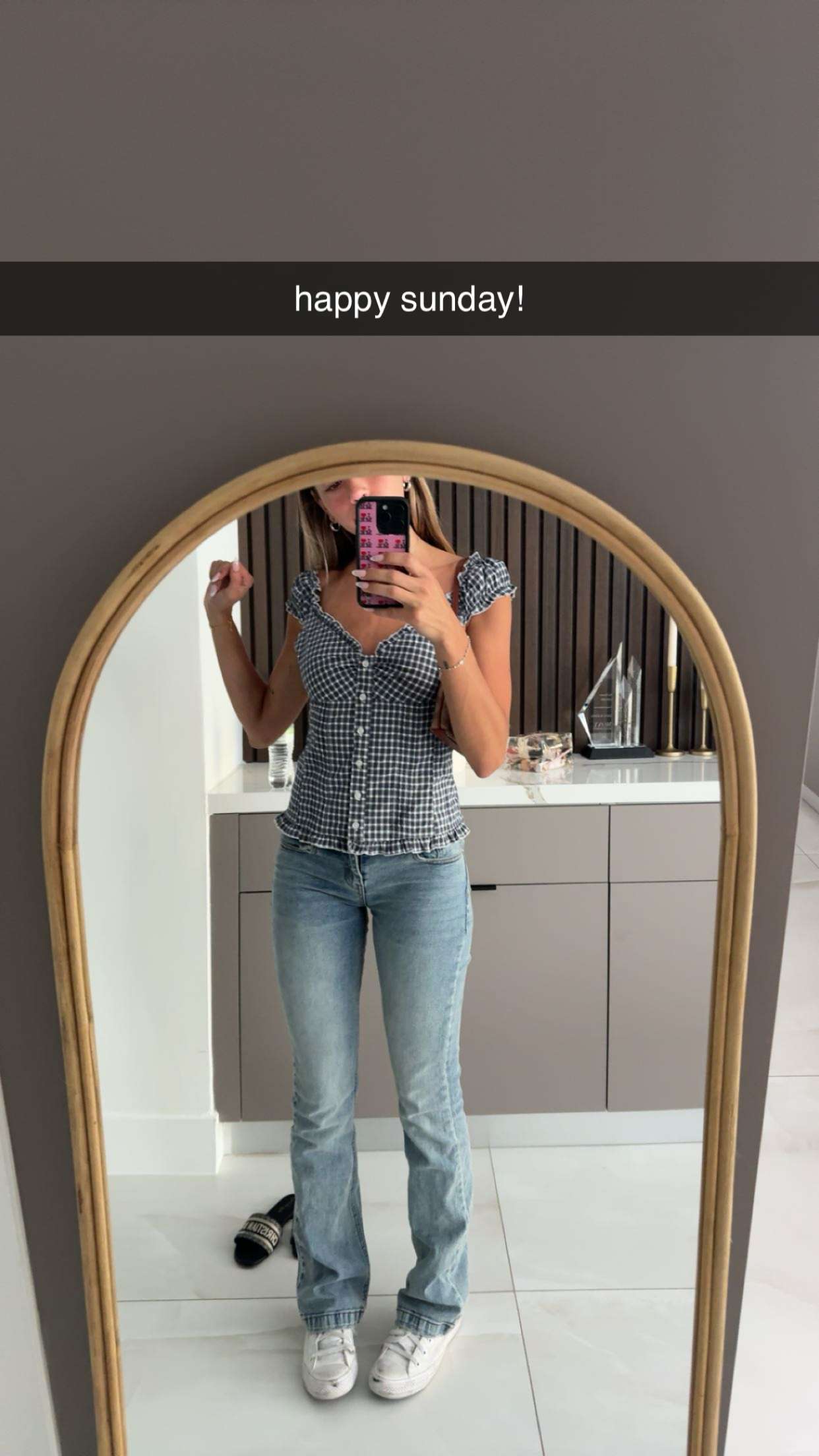 sadie.mckenna snapchat image archive image