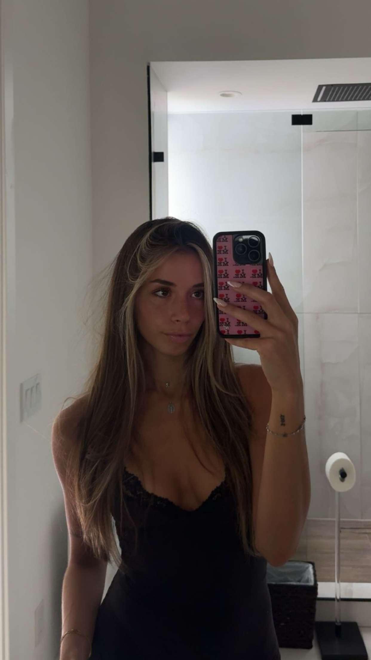 sadie.mckenna snapchat image archive image