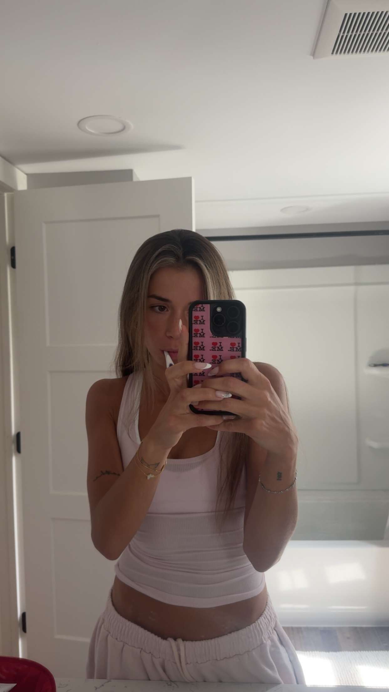 sadie.mckenna snapchat image archive image