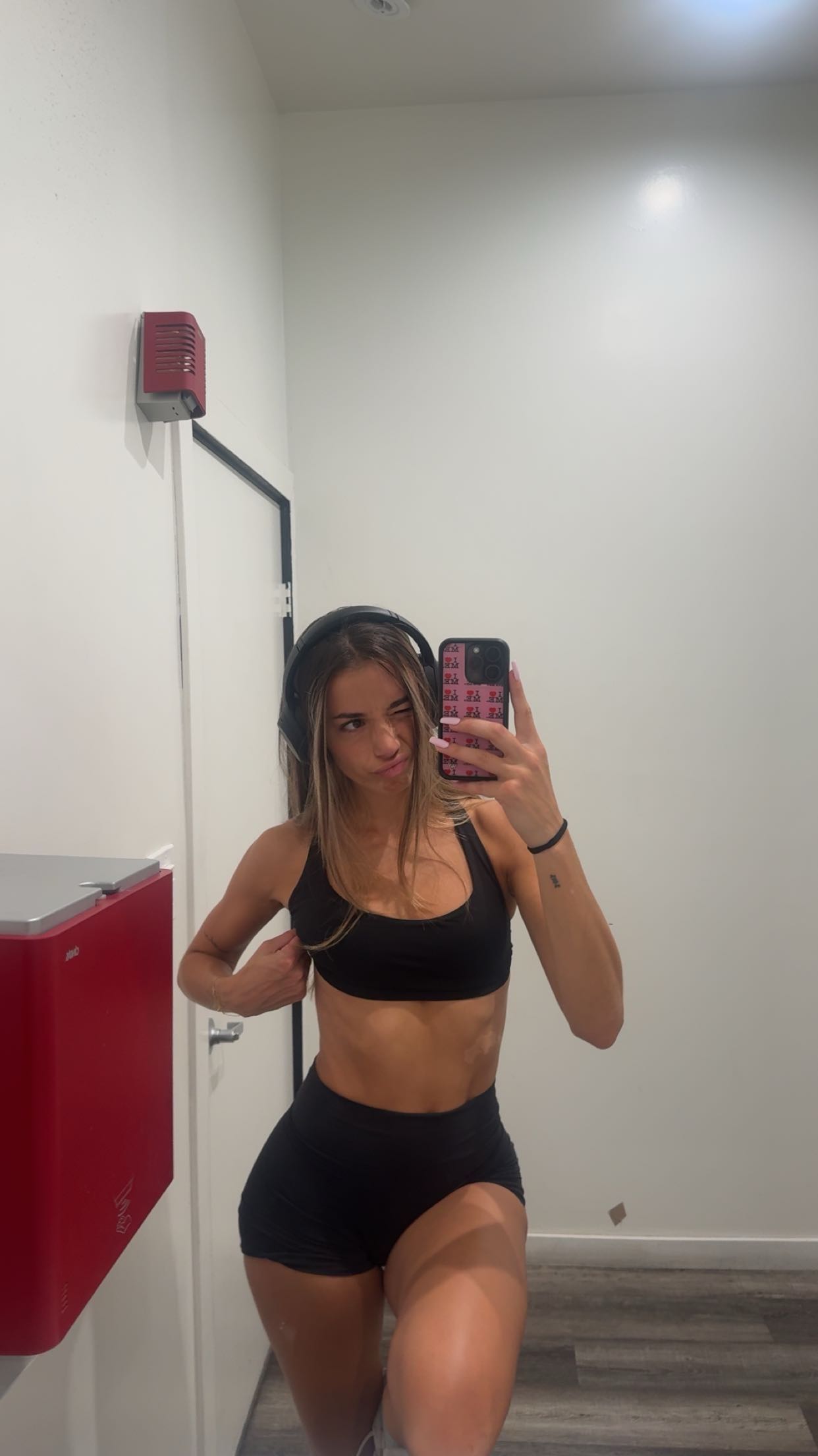 sadie.mckenna snapchat image archive image