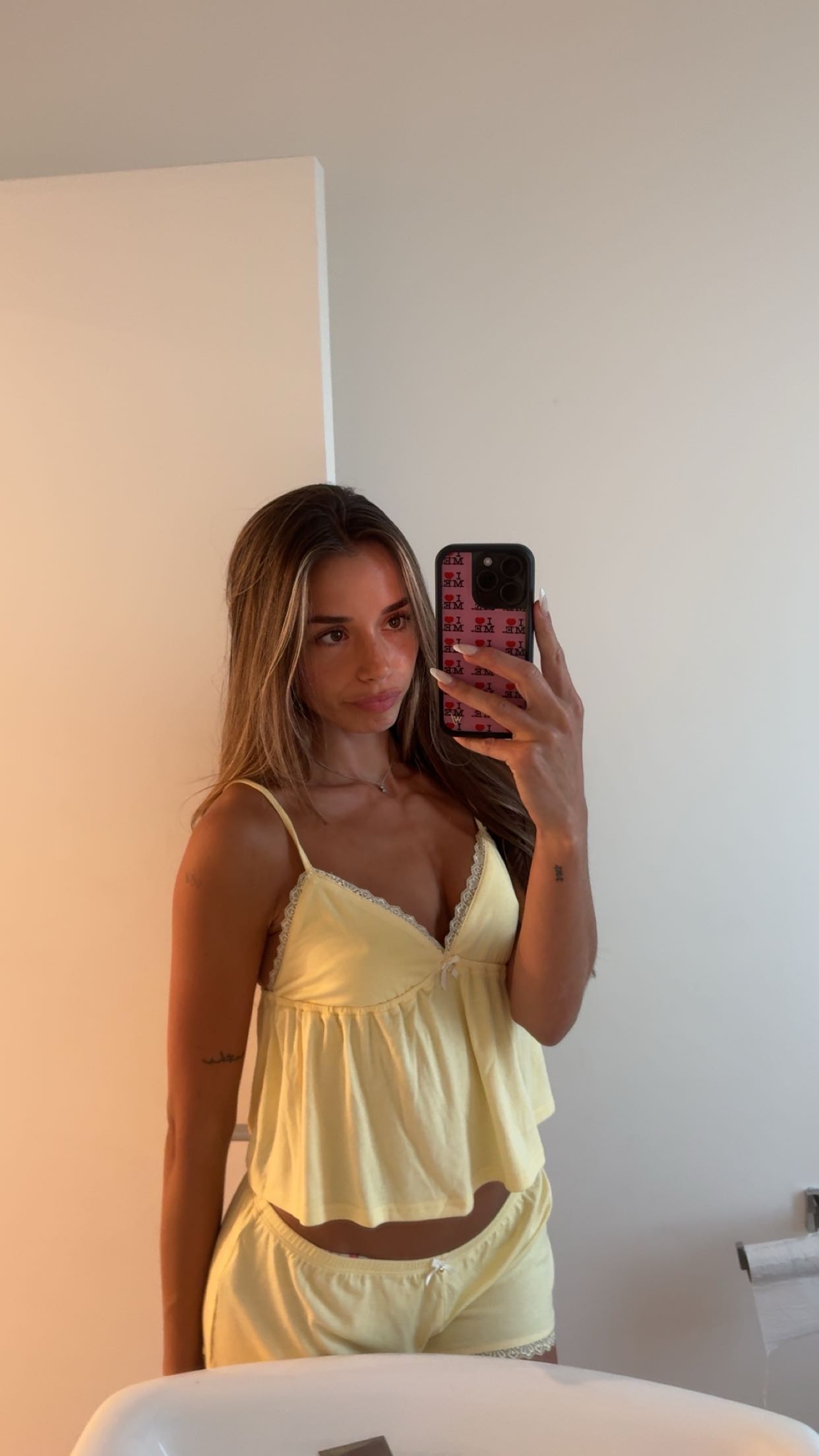 sadie.mckenna snapchat image archive image