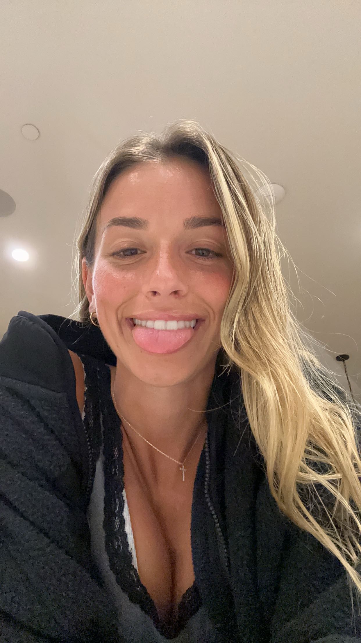 sadie.mckenna snapchat image archive image