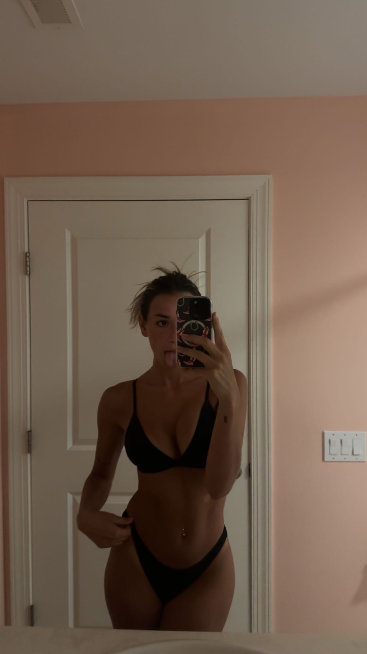 sadie.mckenna snapchat image archive image