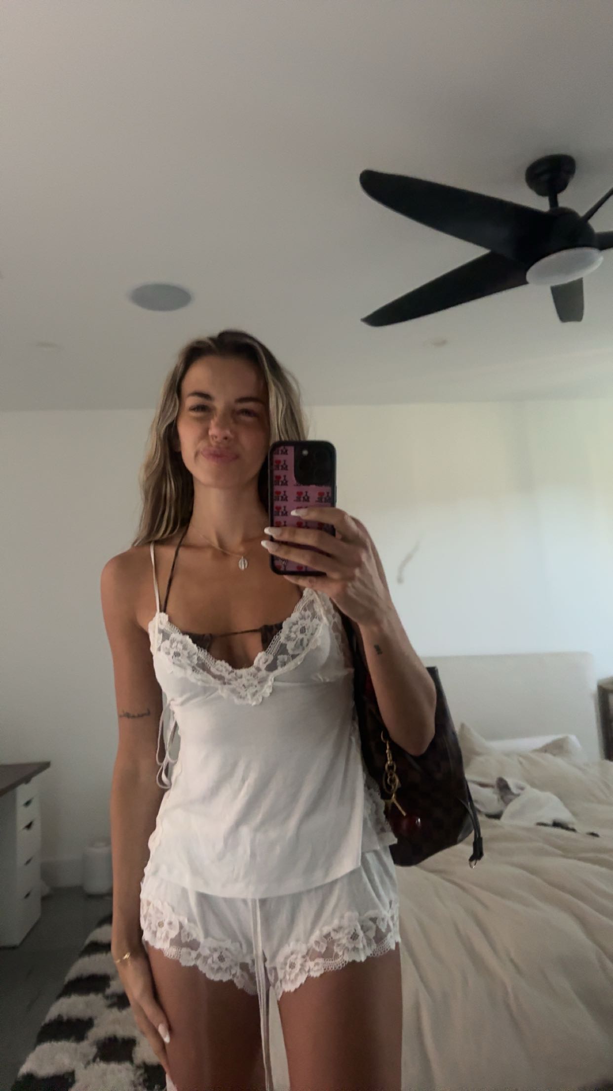 sadie.mckenna snapchat image archive image