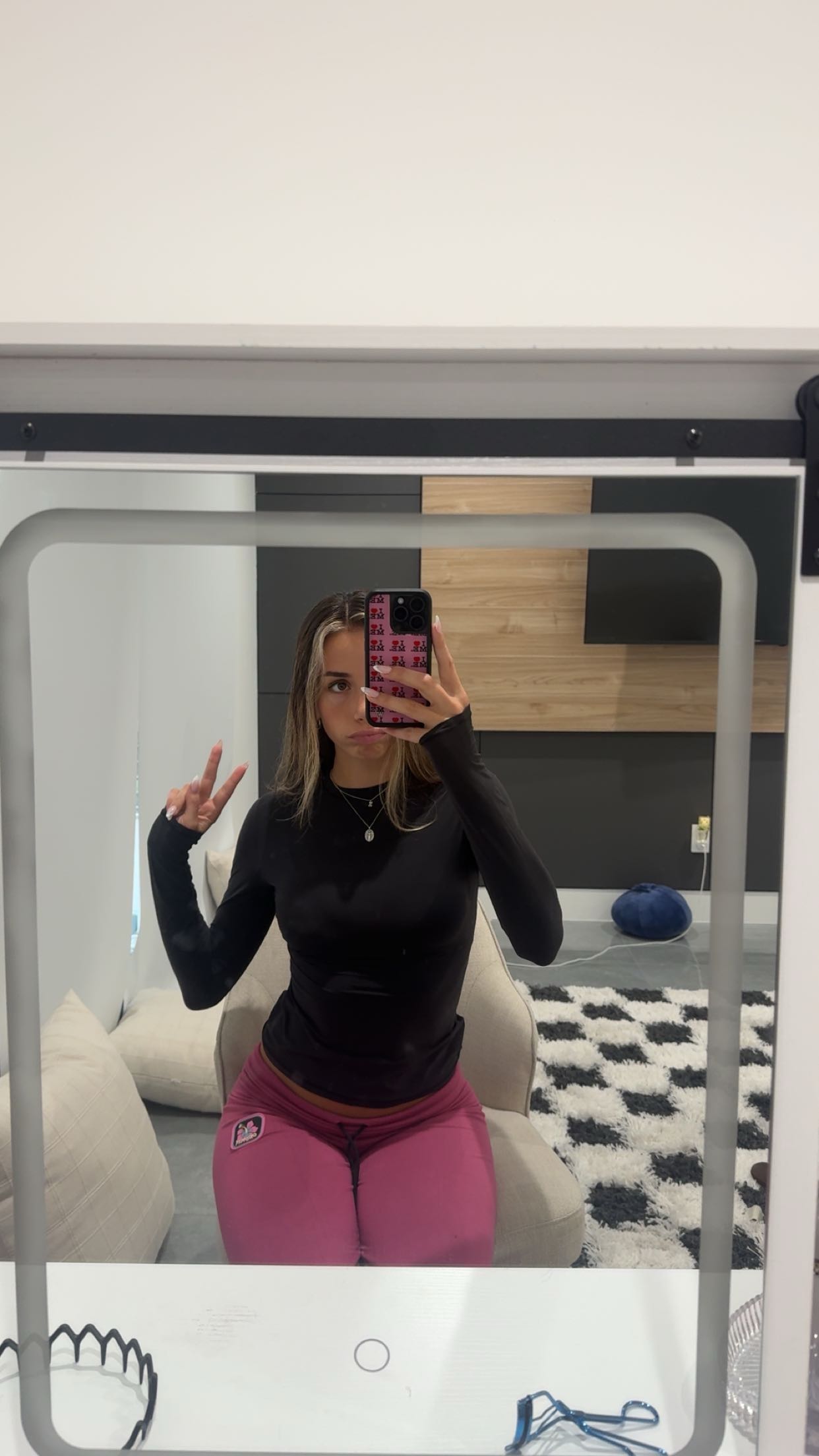 sadie.mckenna snapchat image archive image