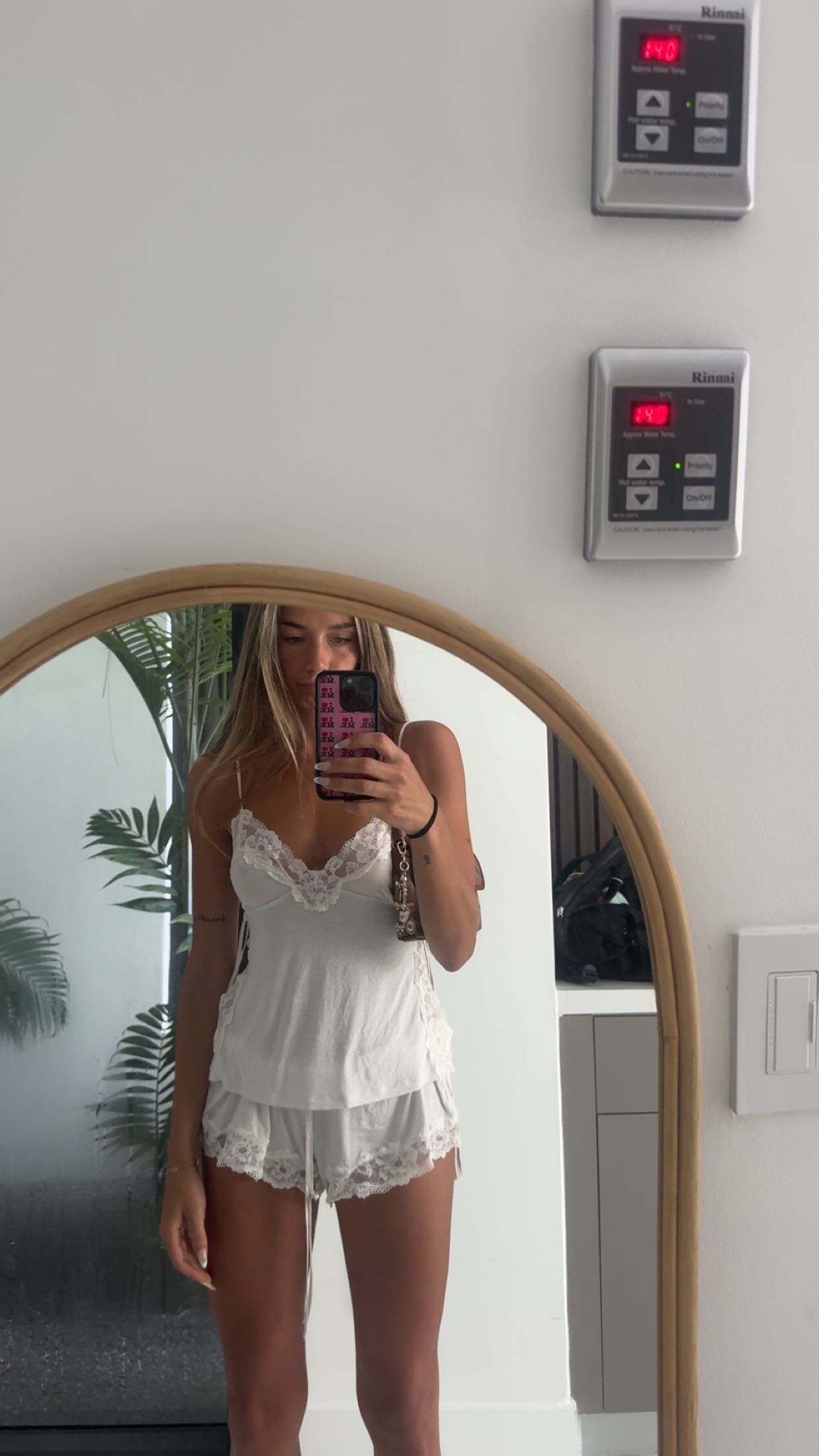 sadie.mckenna snapchat image archive image