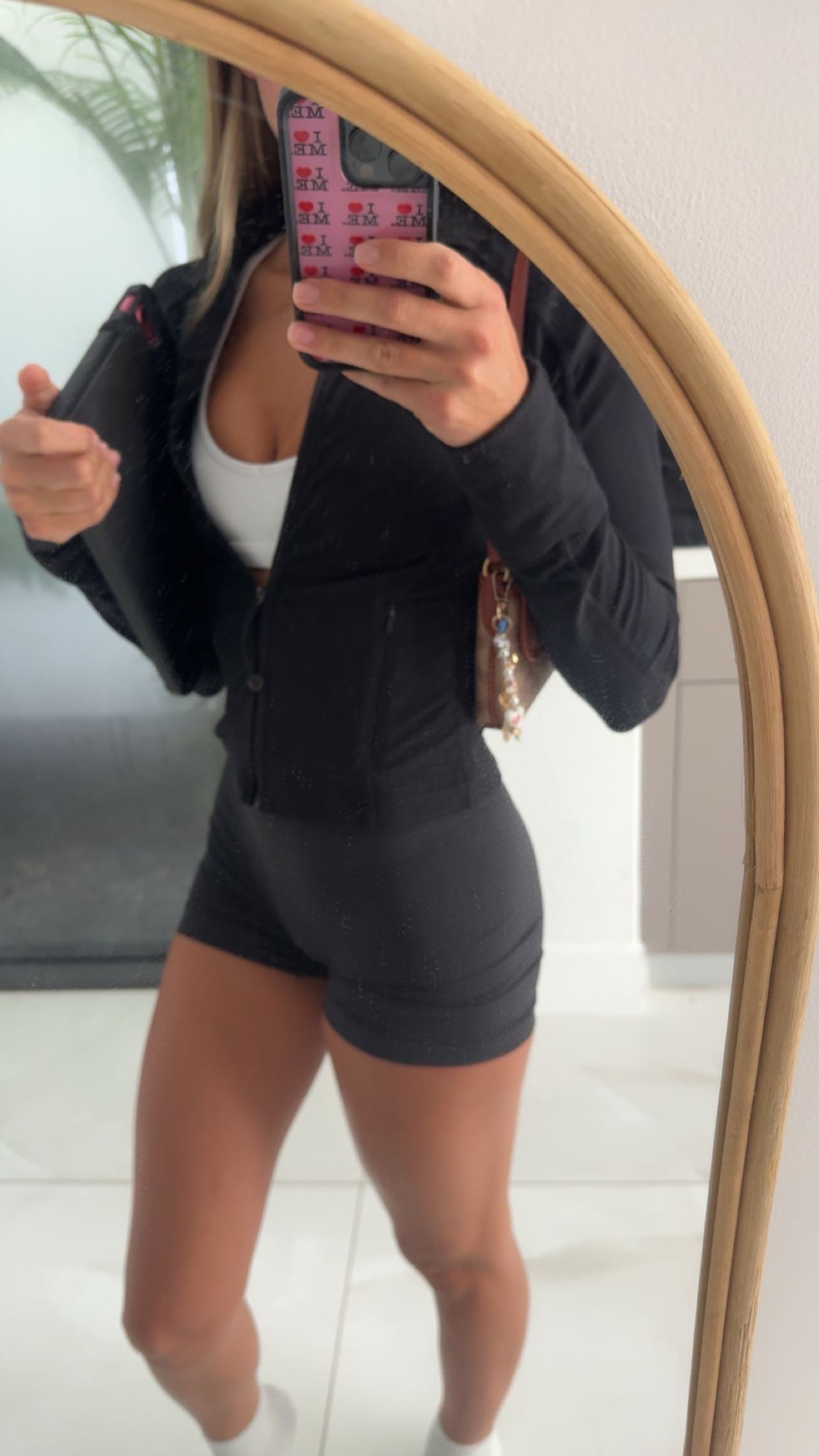 sadie.mckenna snapchat image archive image