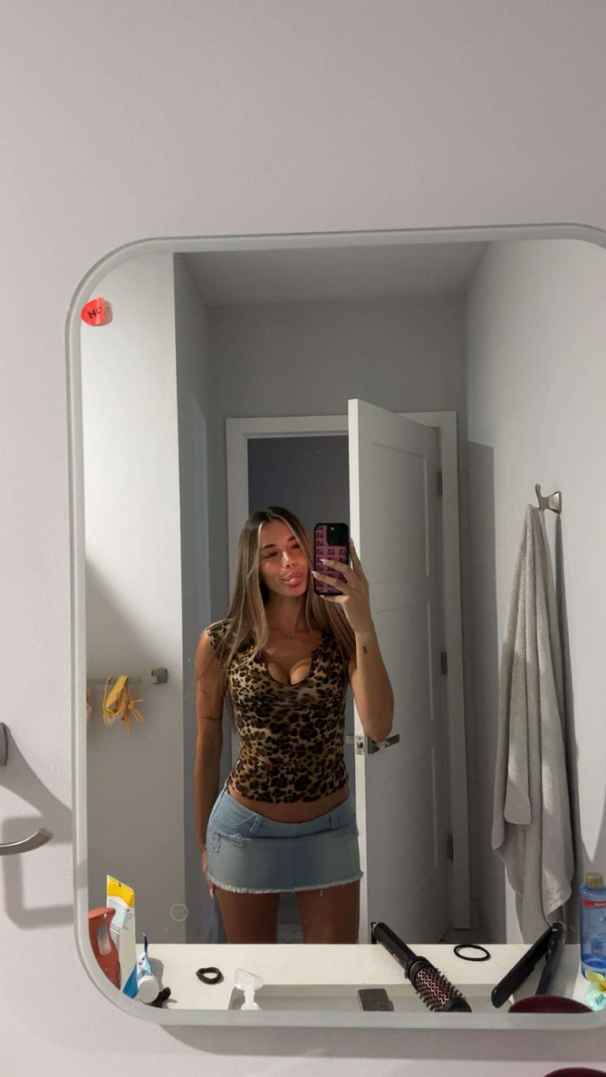 sadie.mckenna snapchat image archive image