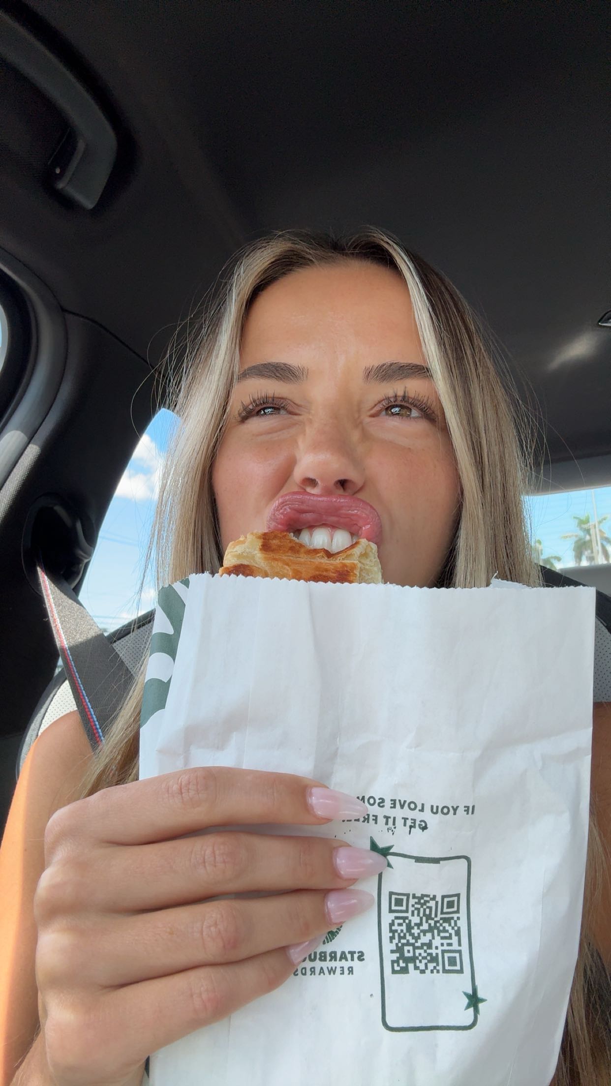 sadie.mckenna snapchat image archive image