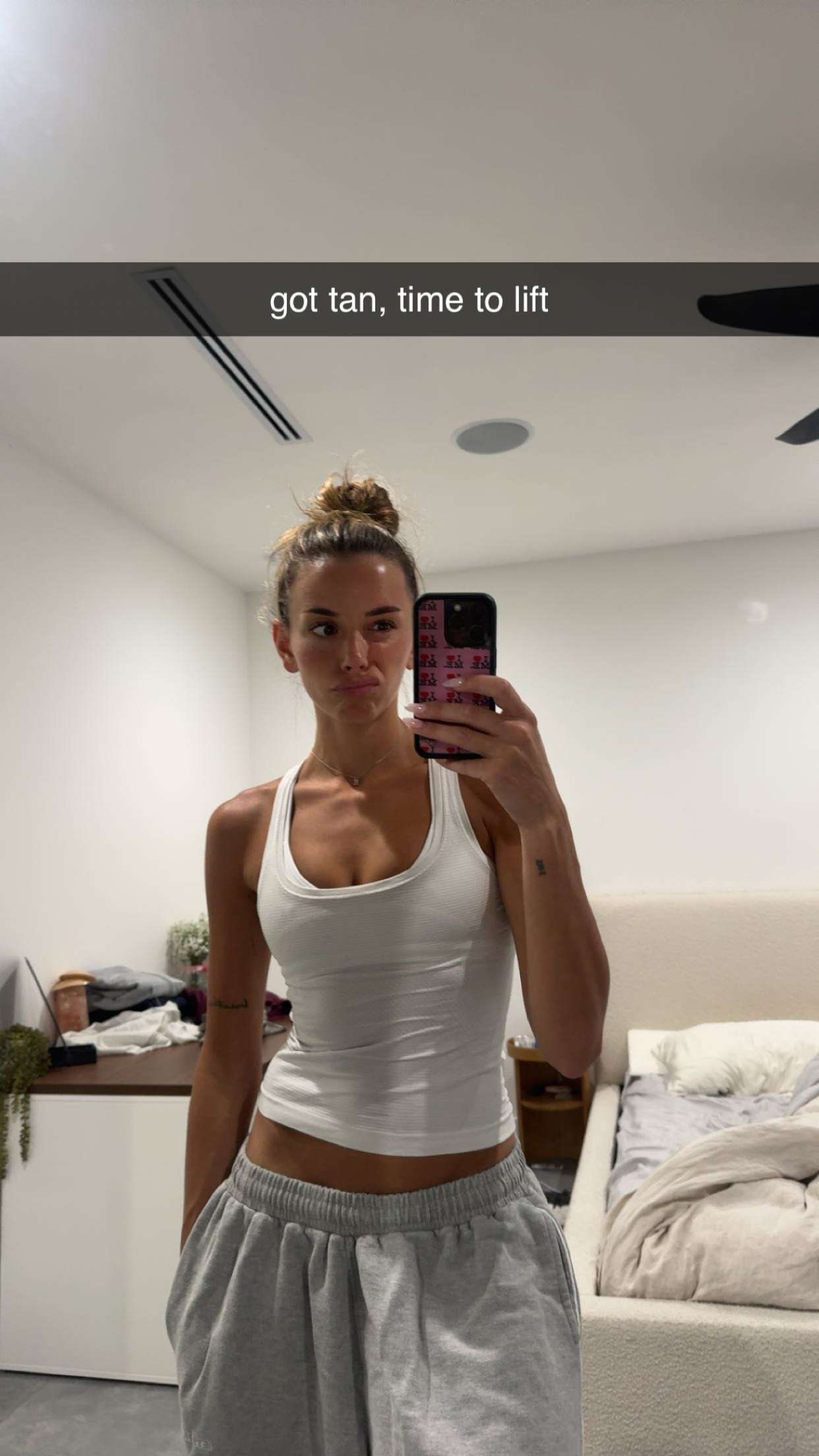 sadie.mckenna snapchat image archive image