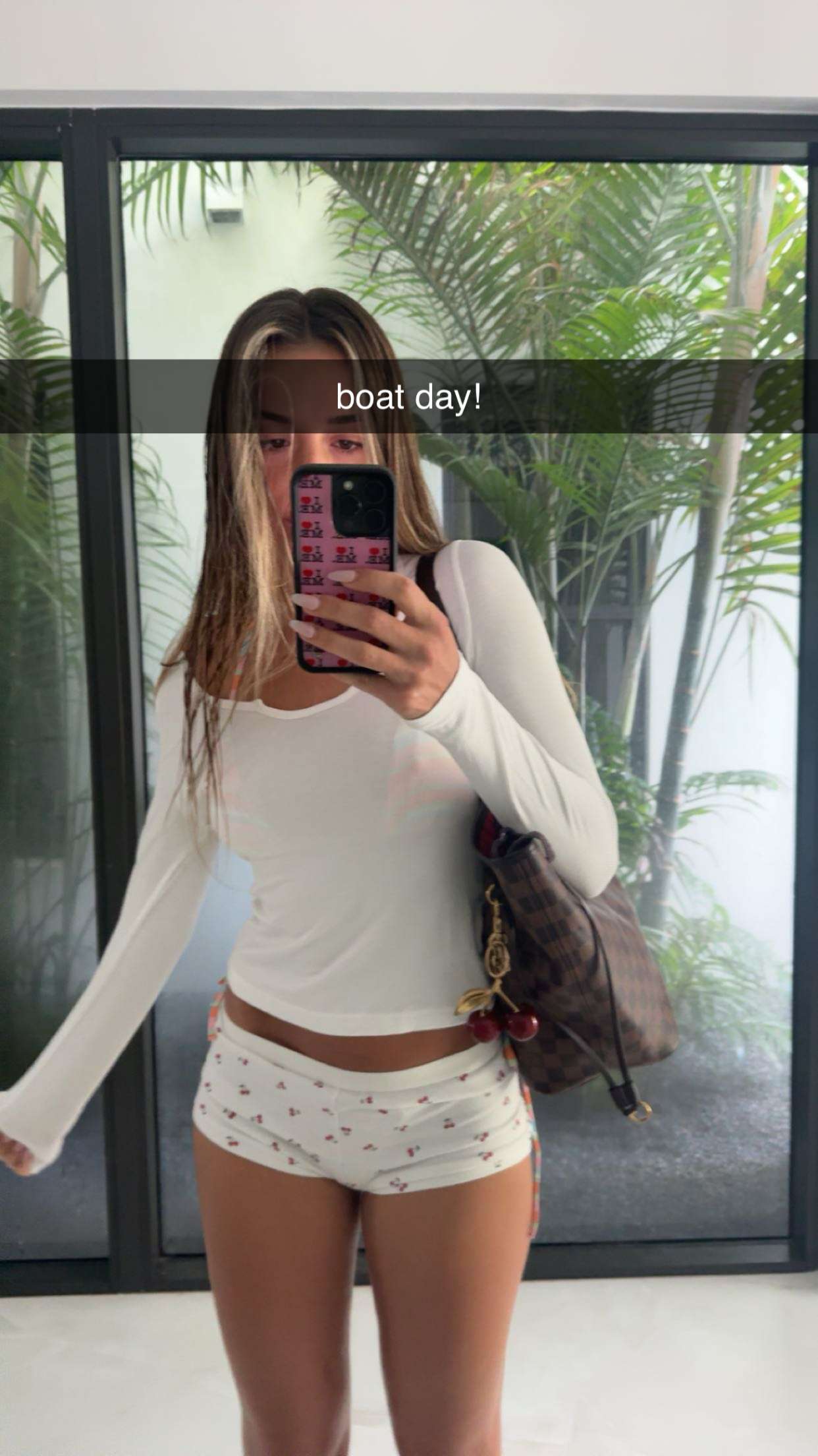 sadie.mckenna snapchat image archive image