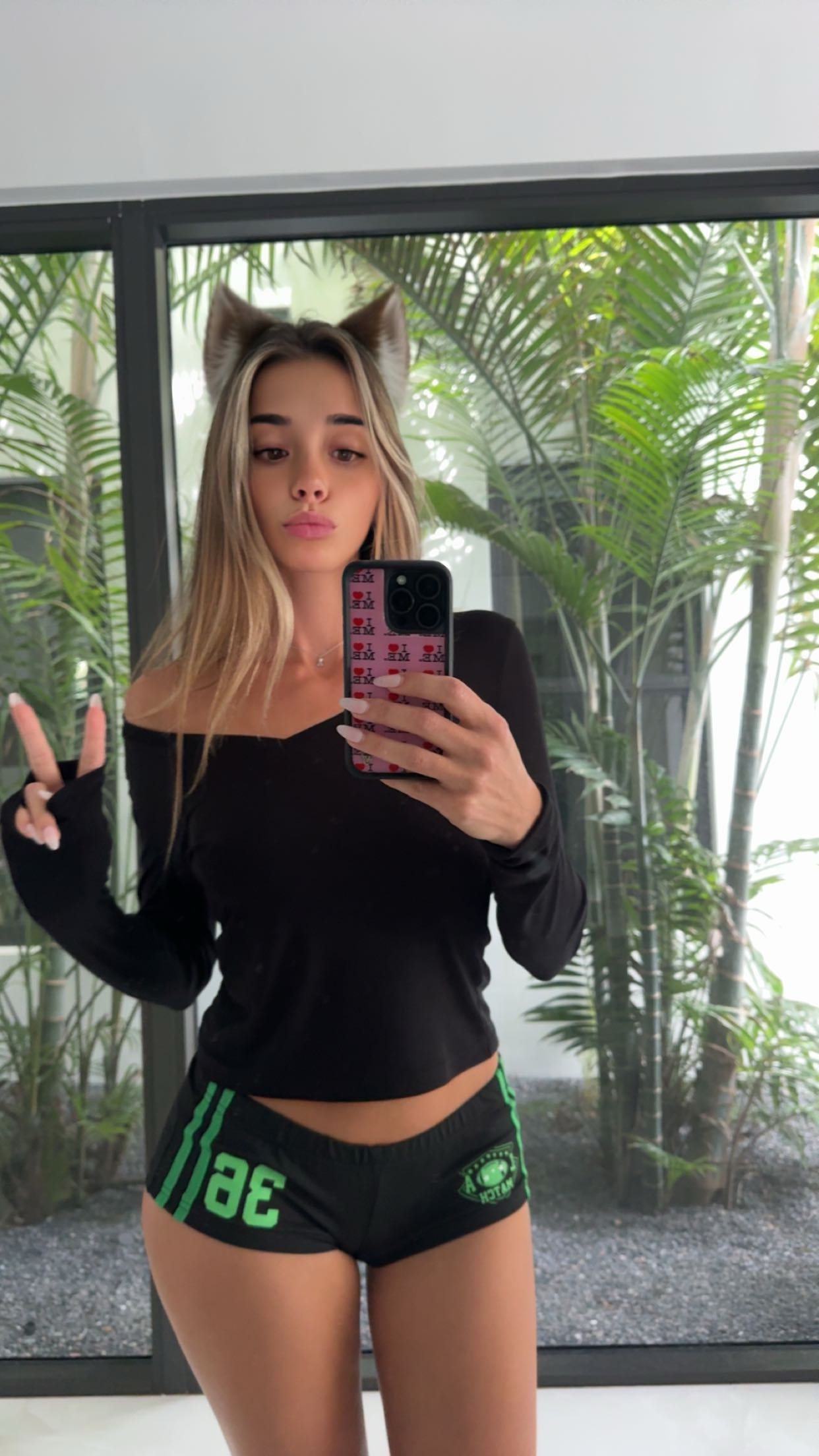 sadie.mckenna snapchat image archive image