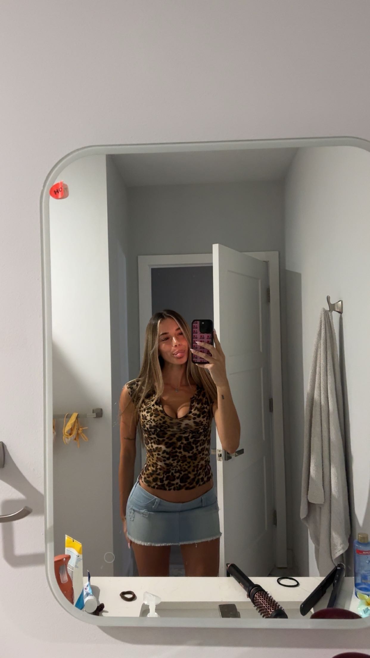 sadie.mckenna snapchat image archive image