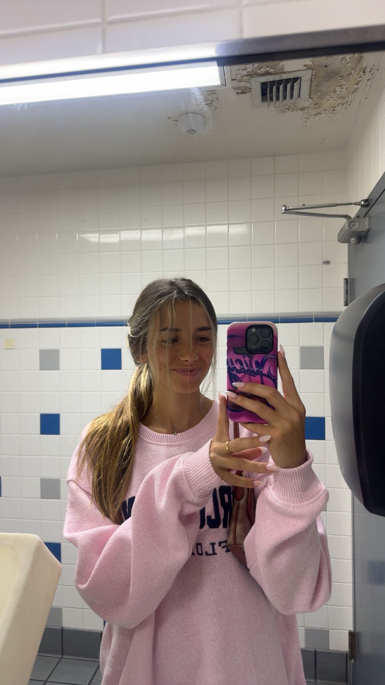 sadie.mckenna snapchat image archive image