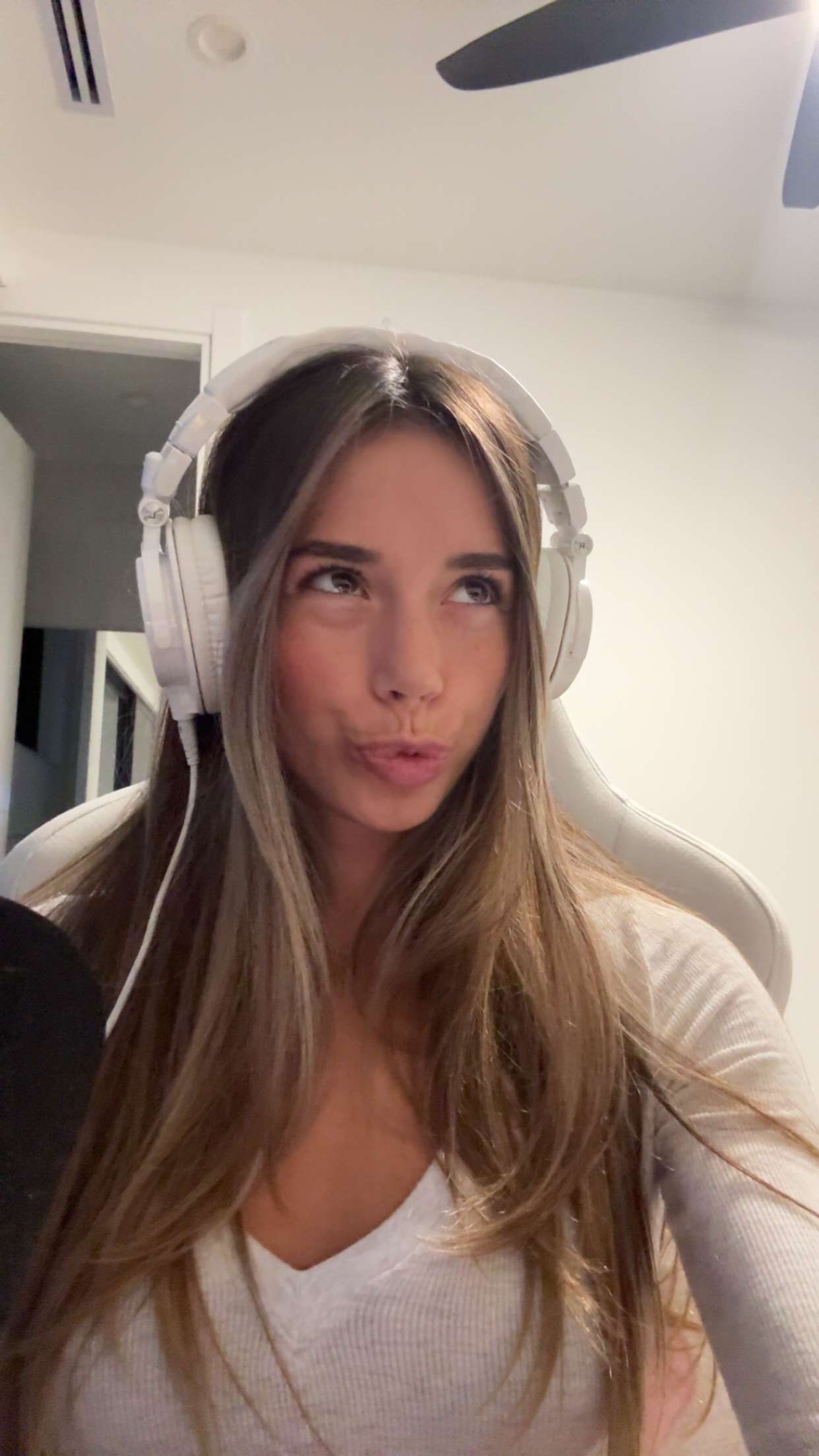 sadie.mckenna snapchat image archive image