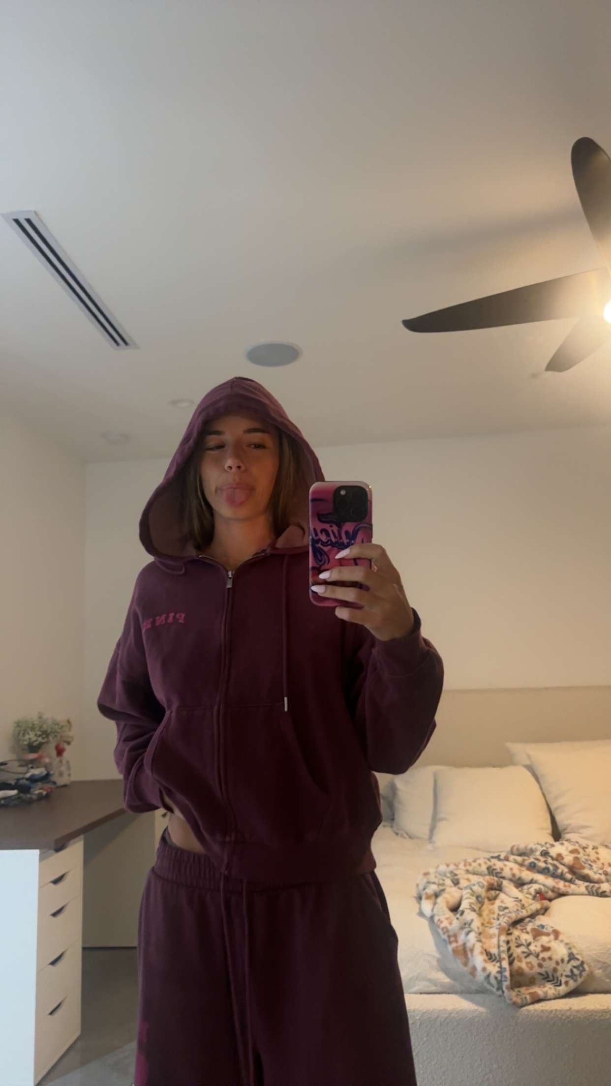 sadie.mckenna snapchat image archive image