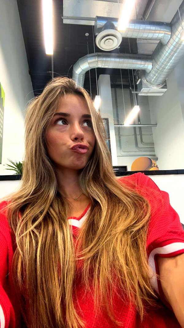 sadie.mckenna snapchat image archive image