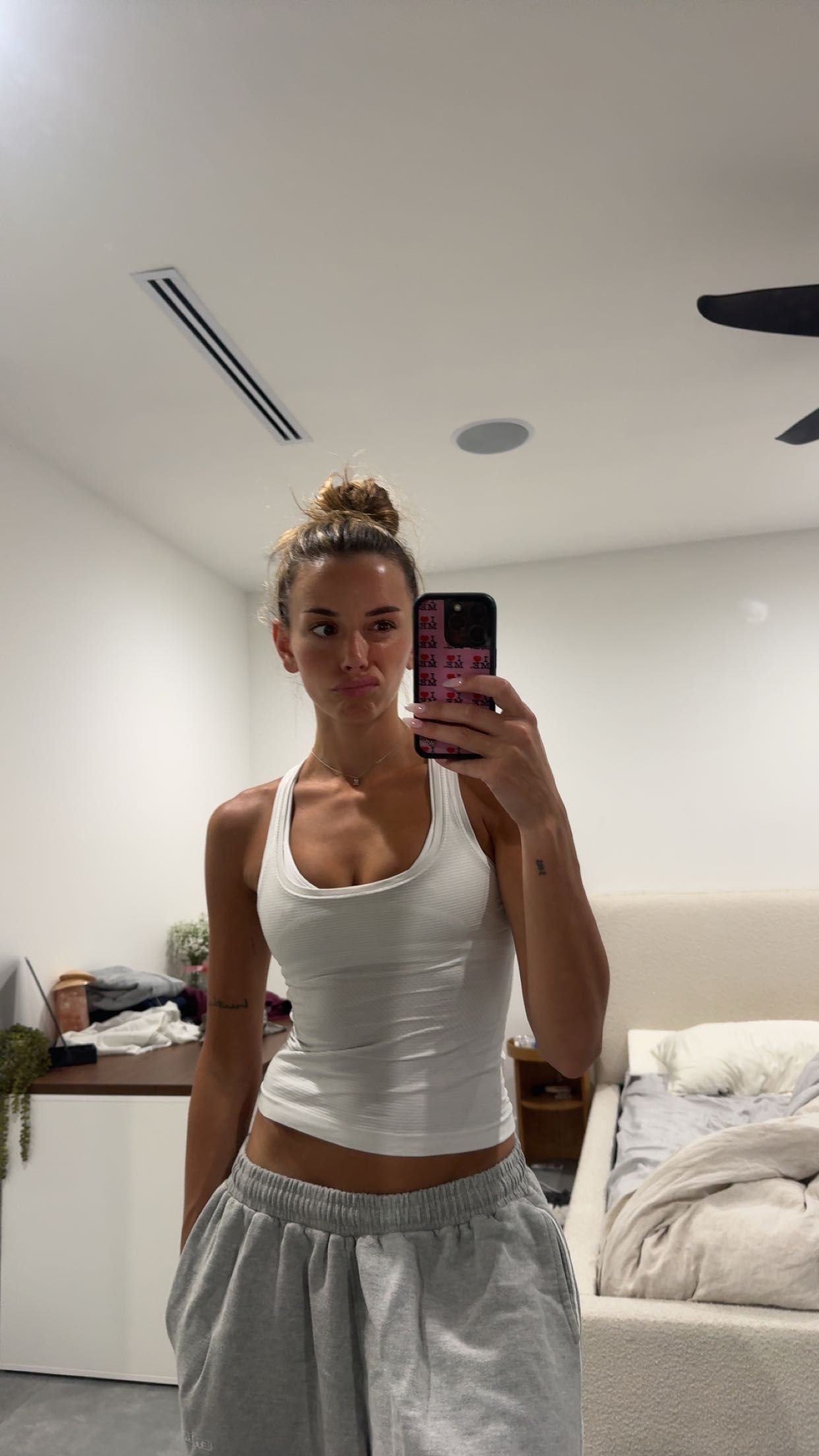 sadie.mckenna snapchat image archive image