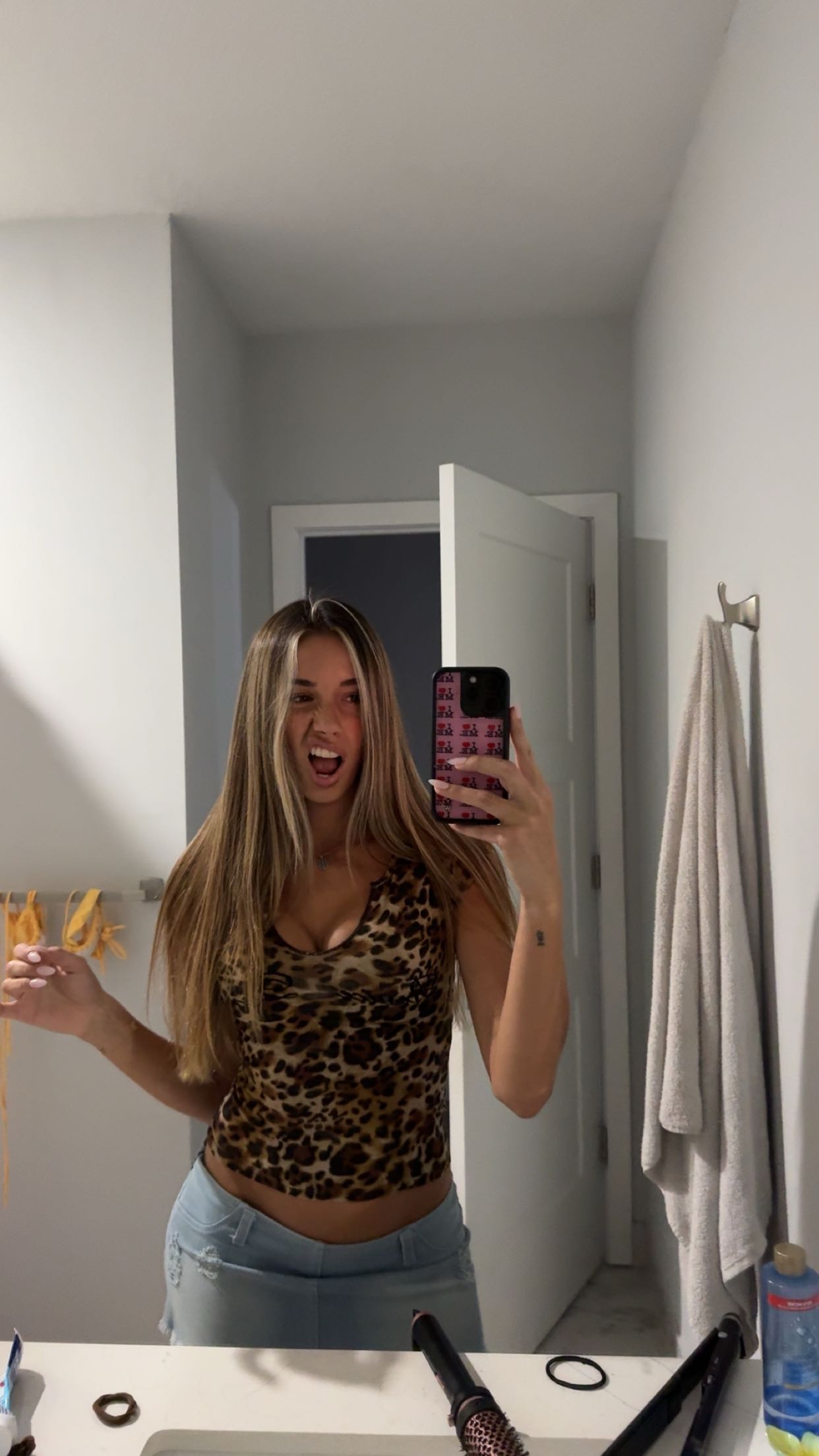 sadie.mckenna snapchat image archive image