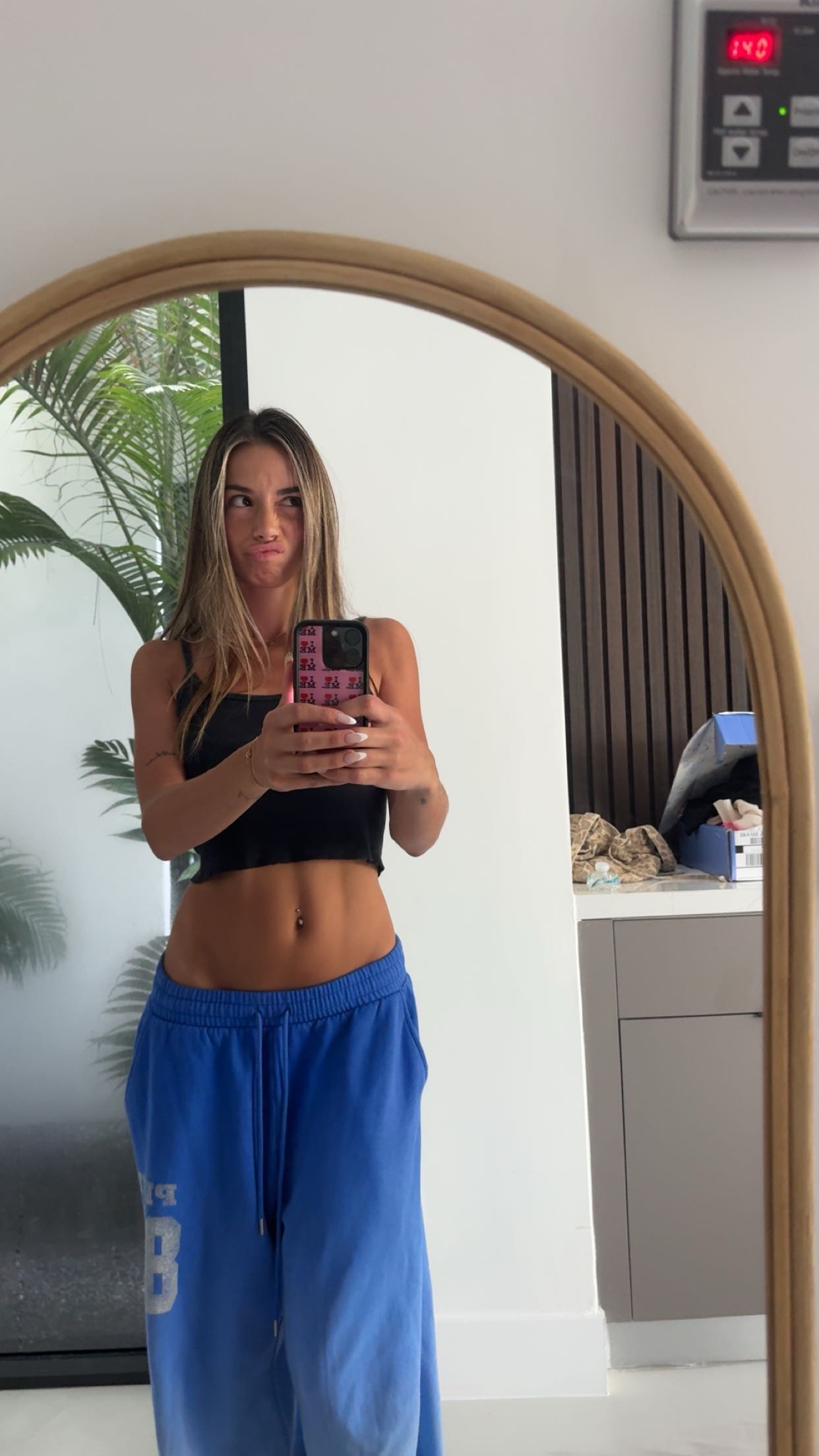 sadie.mckenna snapchat image archive image