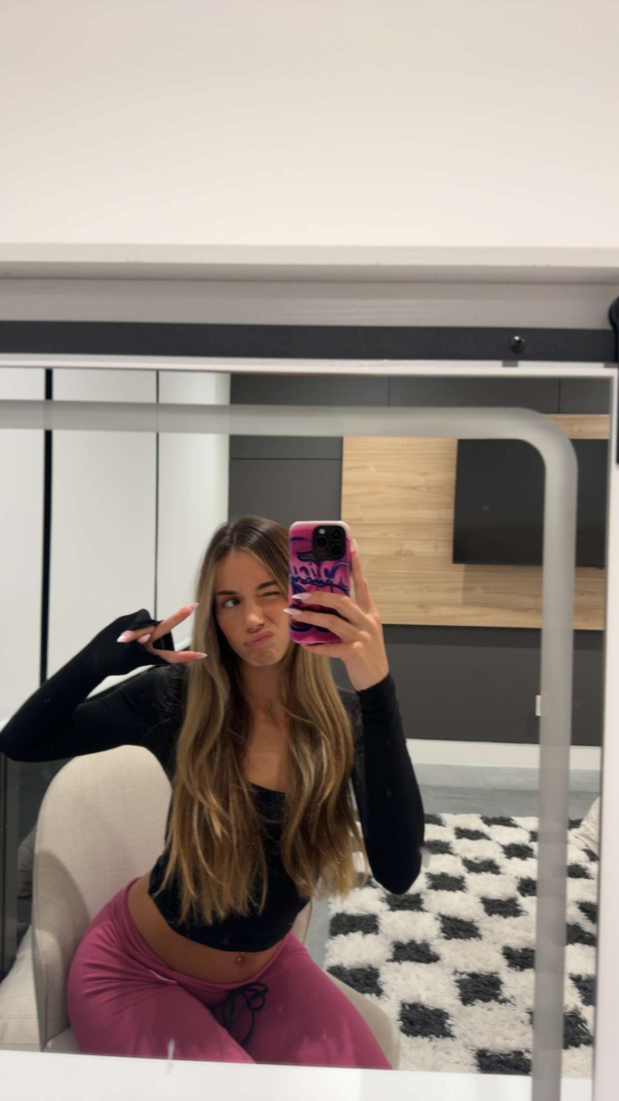 sadie.mckenna snapchat image archive image