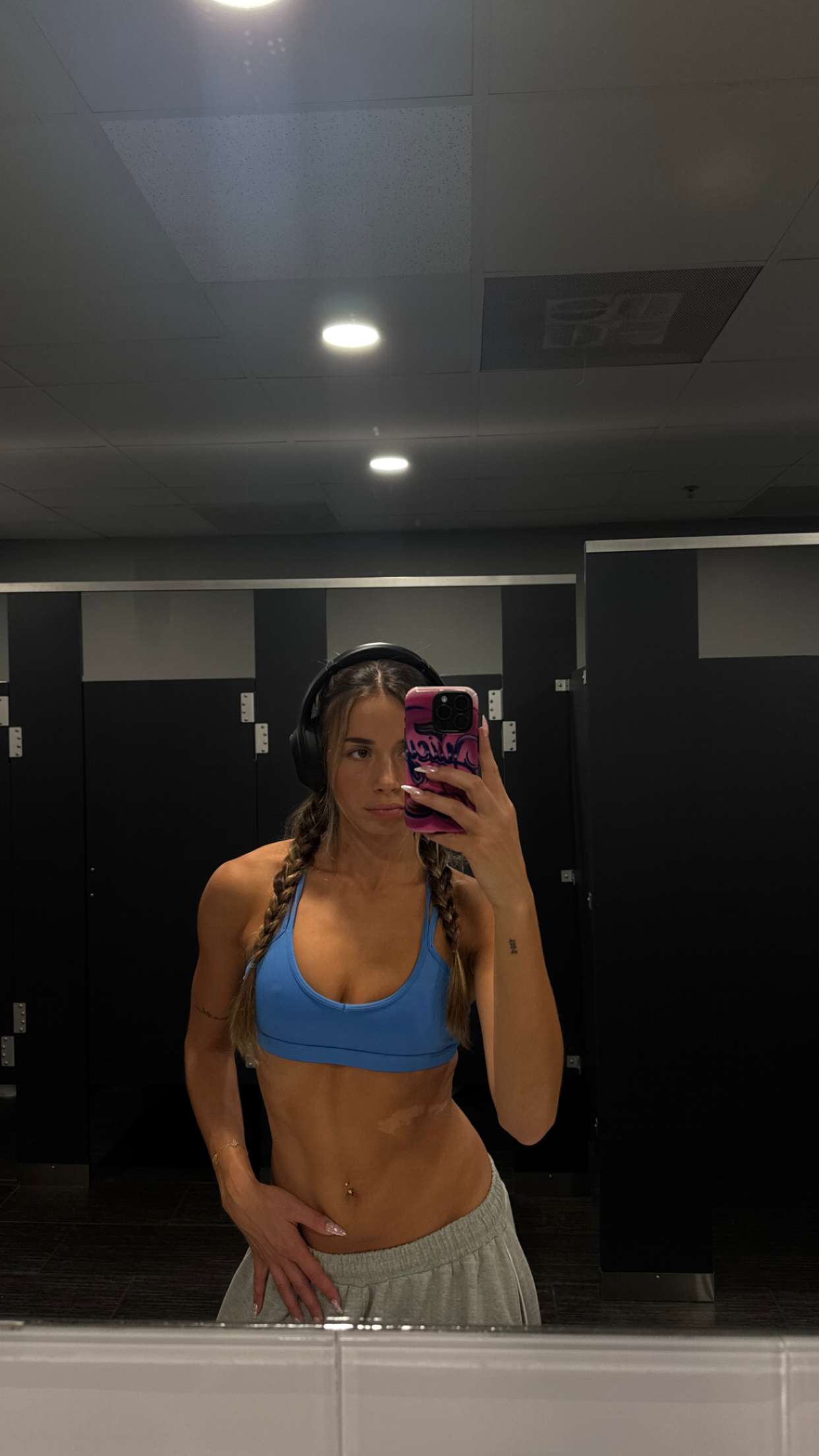 sadie.mckenna snapchat image archive image