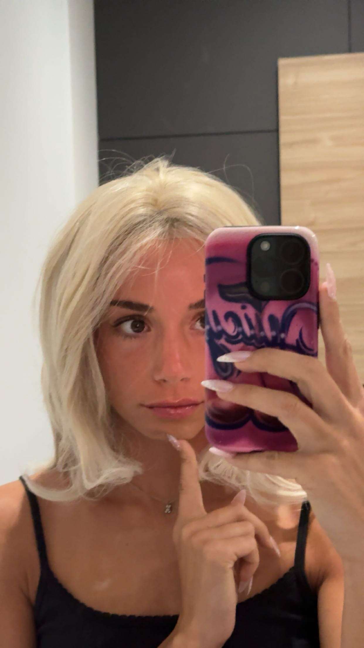 sadie.mckenna snapchat image archive image