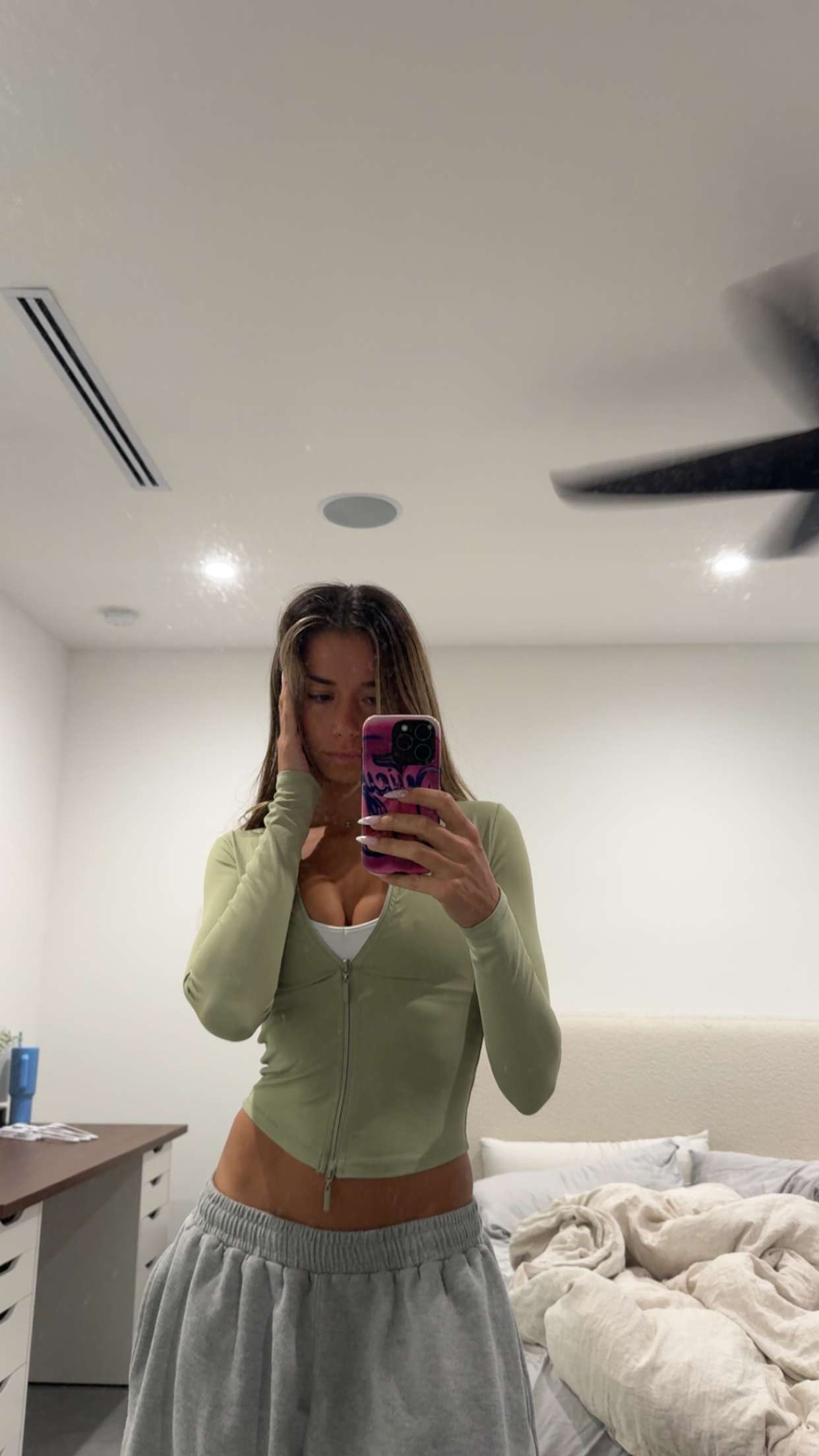 sadie.mckenna snapchat image archive image