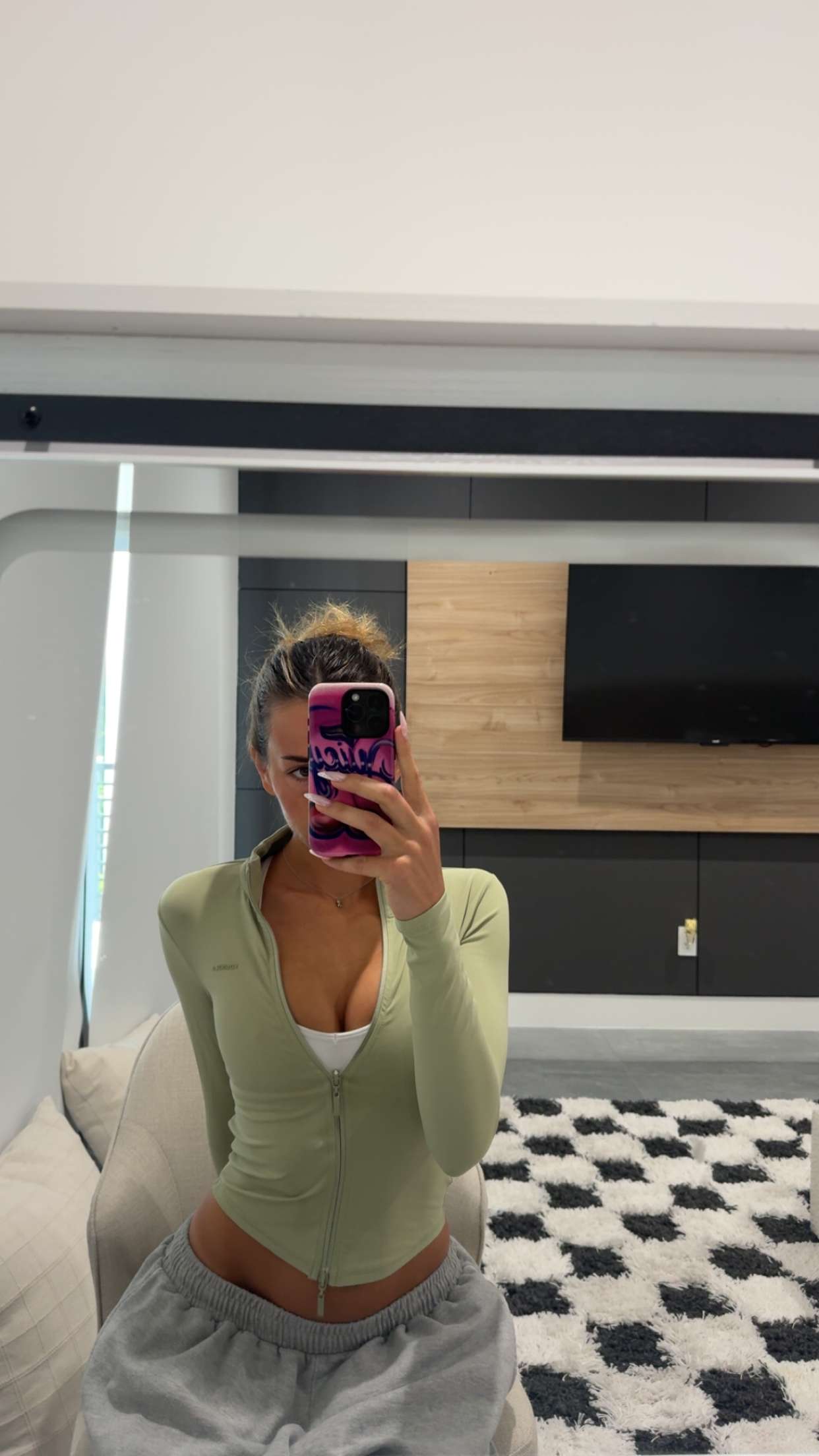 sadie.mckenna snapchat image archive image